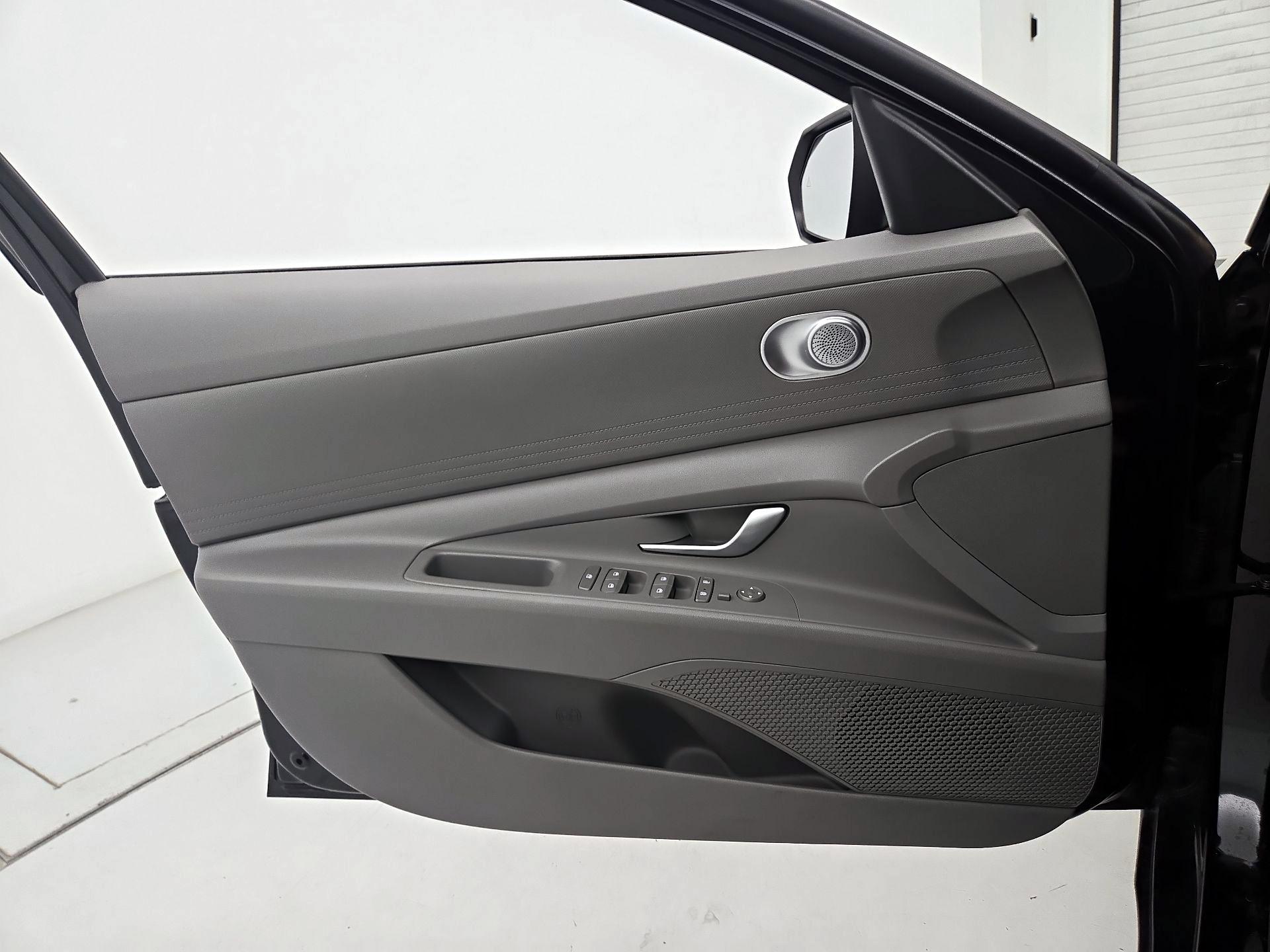 Thumbnail: 2023 Hyundai Elantra - 12