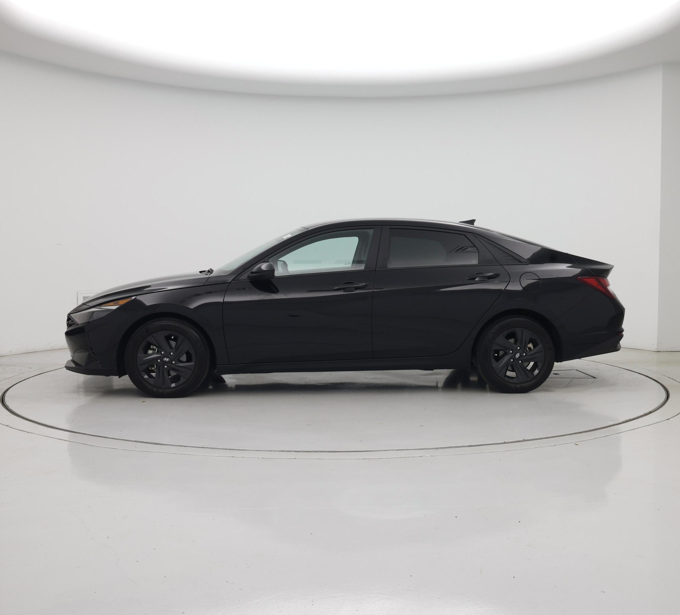 Thumbnail: 2023 Hyundai Elantra - 3