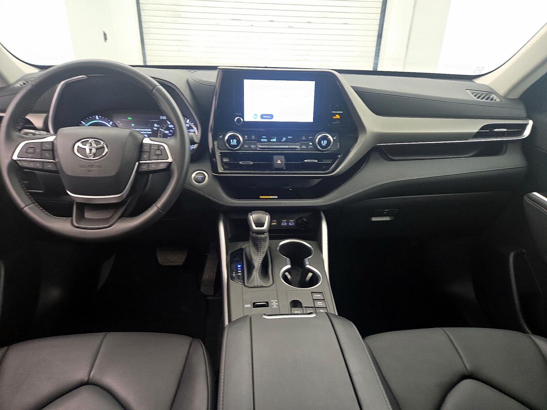 Thumbnail: 2024 Toyota Highlander - 9