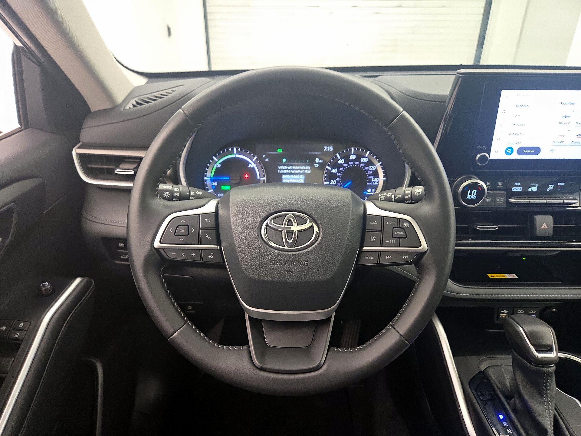 Thumbnail: 2024 Toyota Highlander - 10