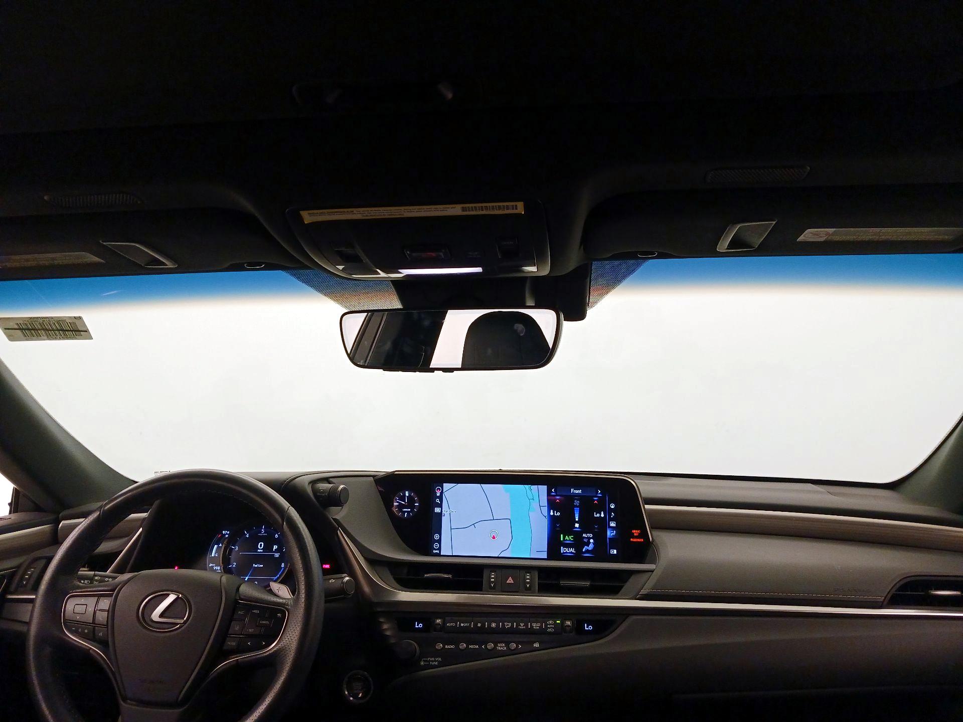Thumbnail: 2020 Lexus ES - 9