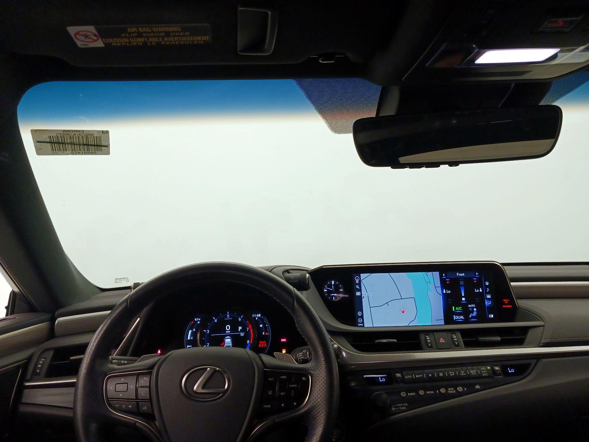 Thumbnail: 2020 Lexus ES - 10