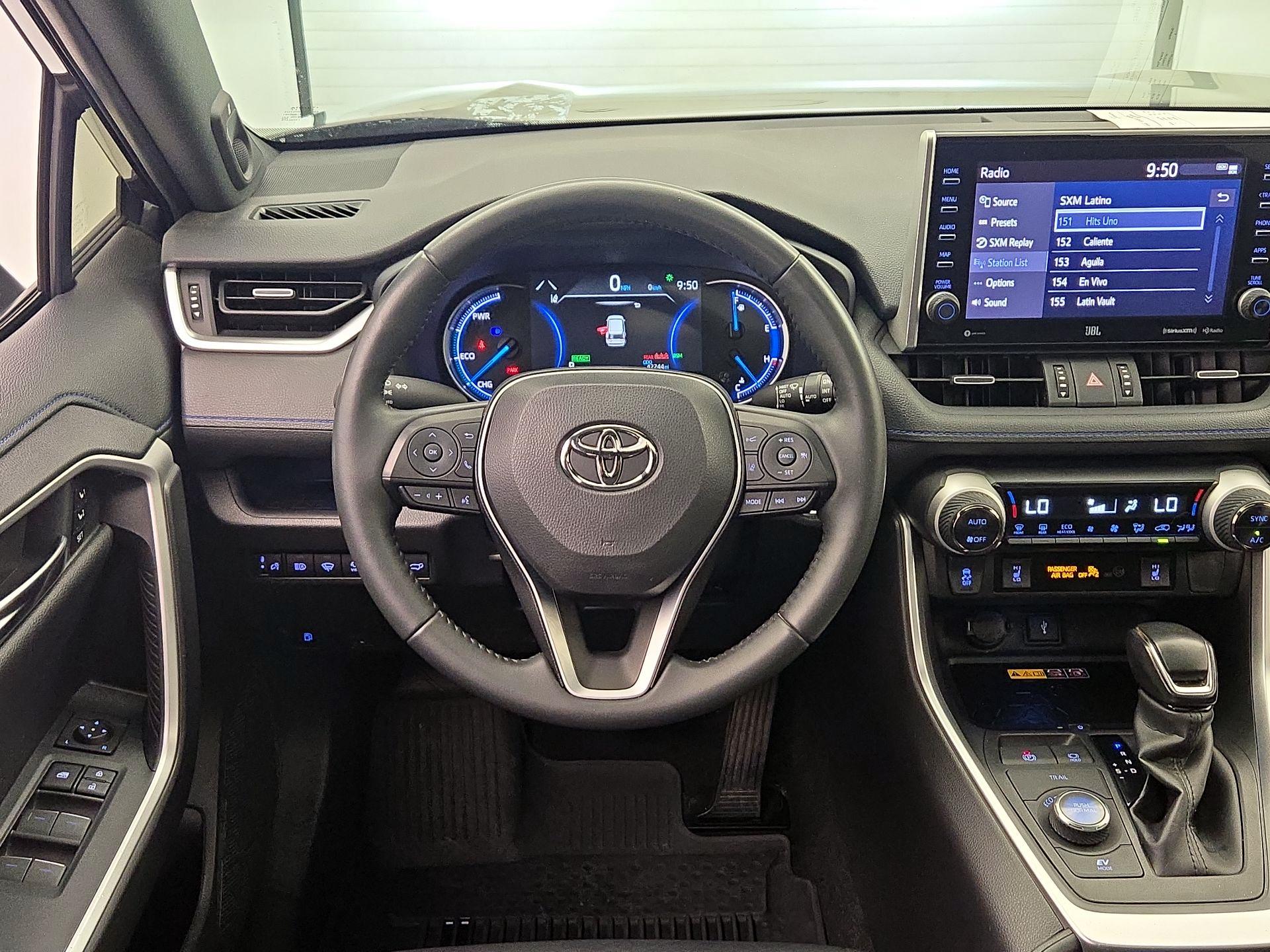 Thumbnail: 2022 Toyota RAV4 - 10