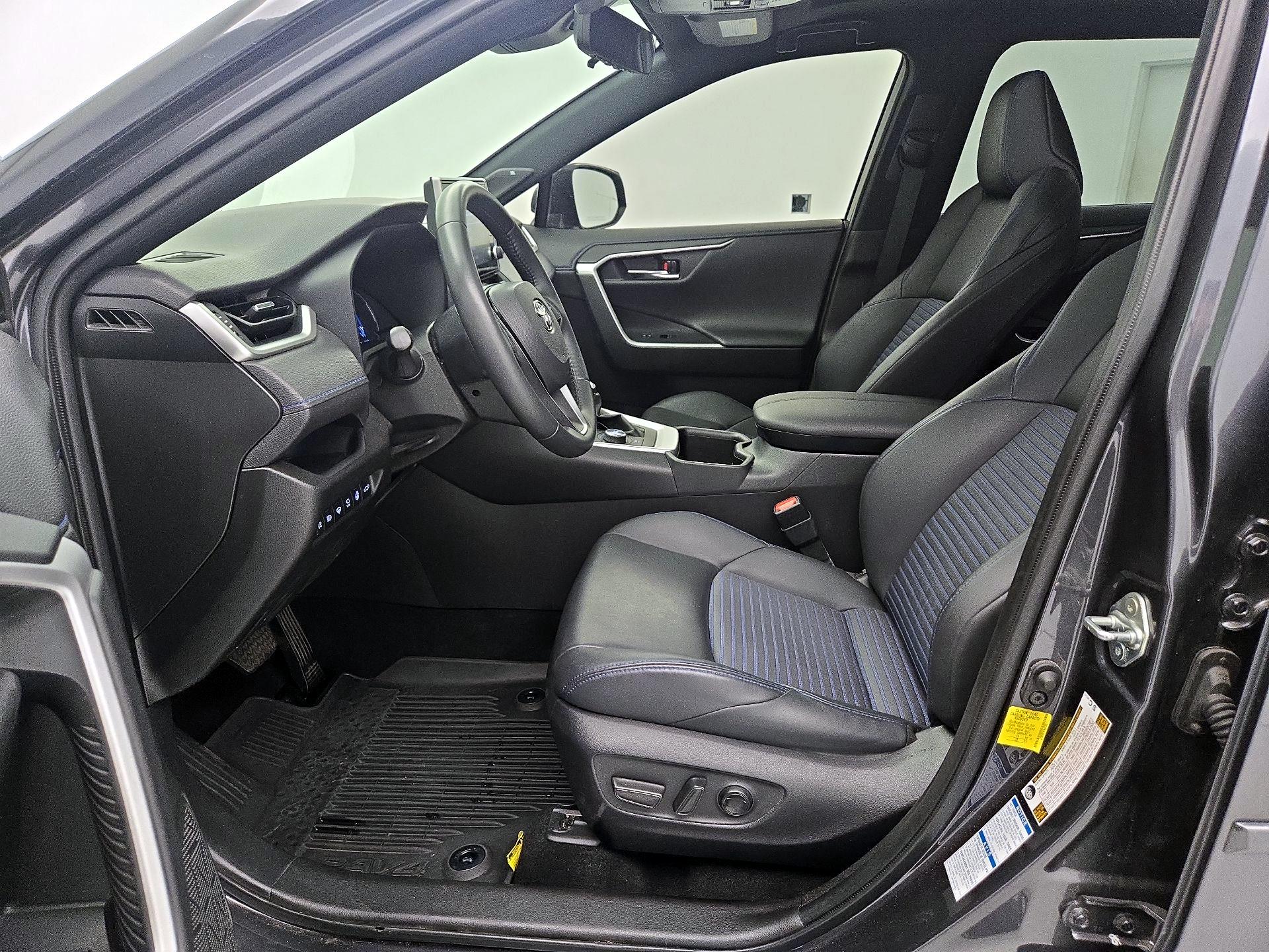 Thumbnail: 2022 Toyota RAV4 - 11