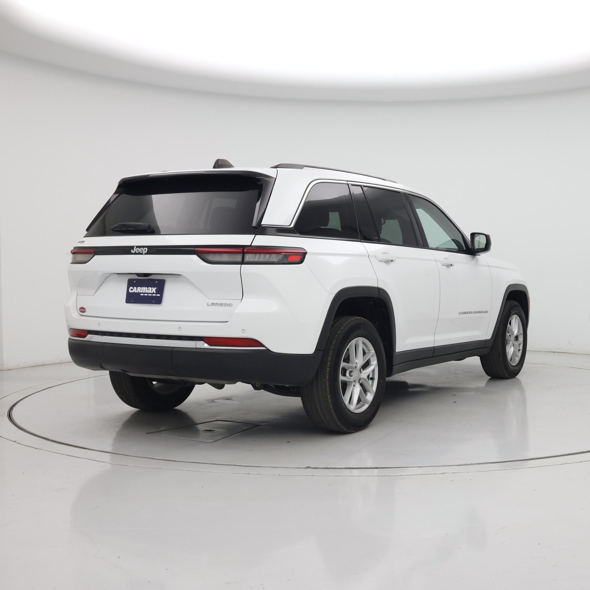 Thumbnail: 2023 Jeep Grand Cherokee - 8