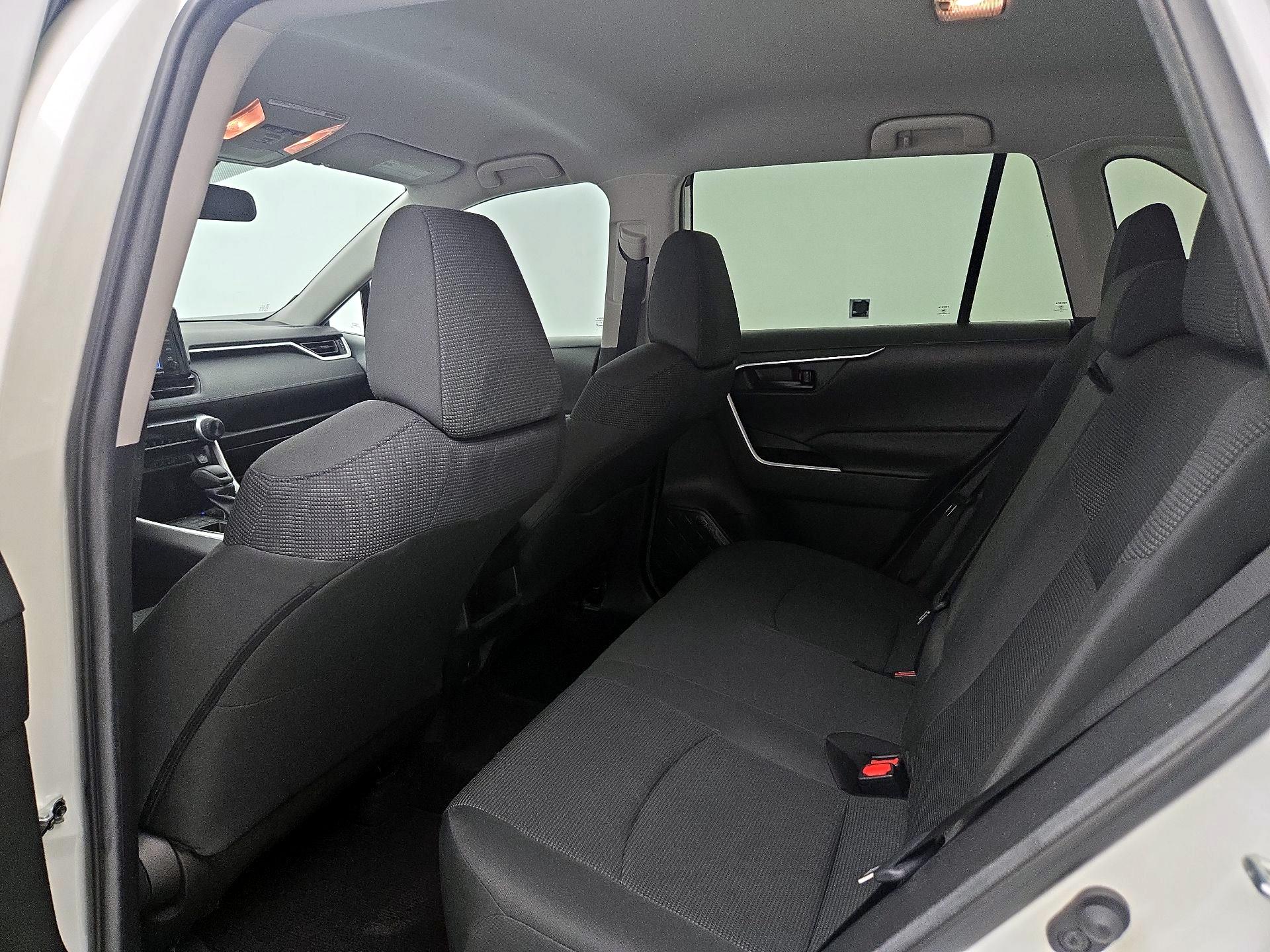 Thumbnail: 2021 Toyota RAV4 - 19