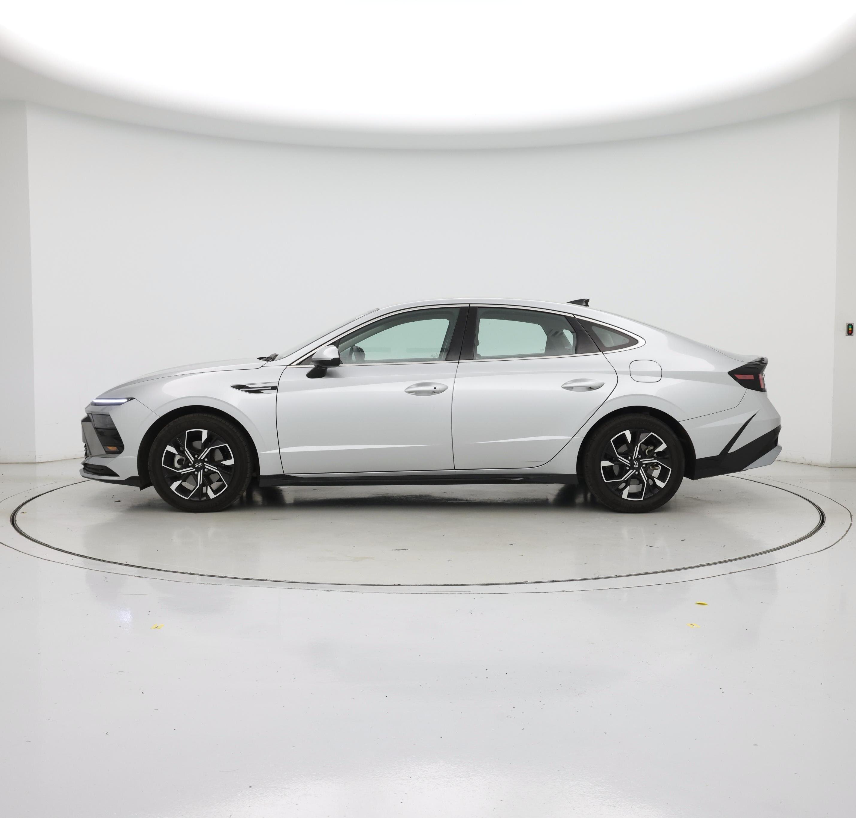 Thumbnail: 2025 Hyundai Sonata - 3