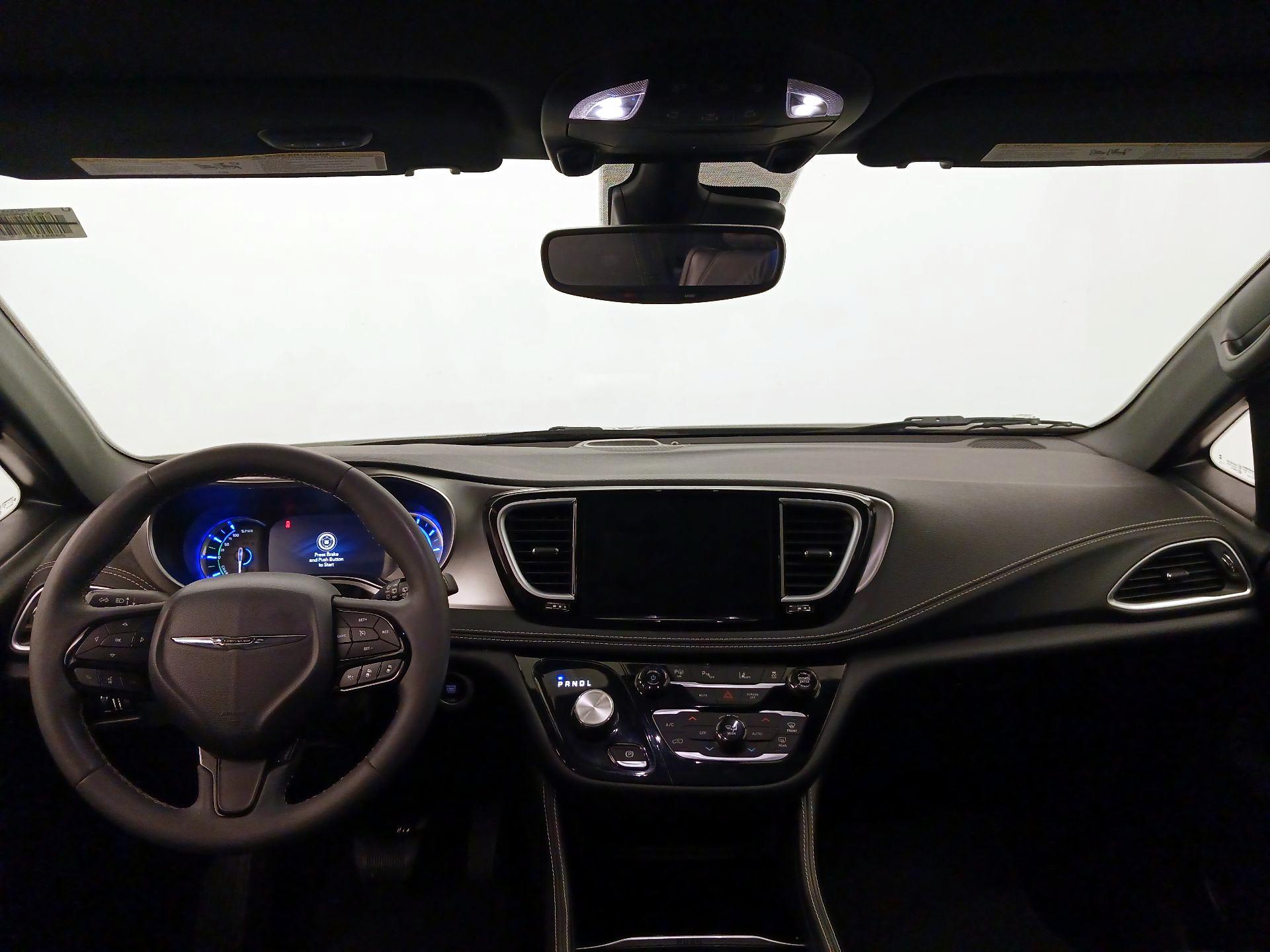 Thumbnail: 2023 Chrysler Pacifica - 9