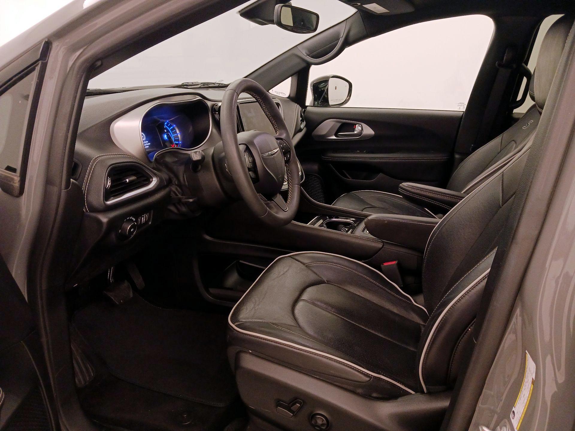 Thumbnail: 2023 Chrysler Pacifica - 11