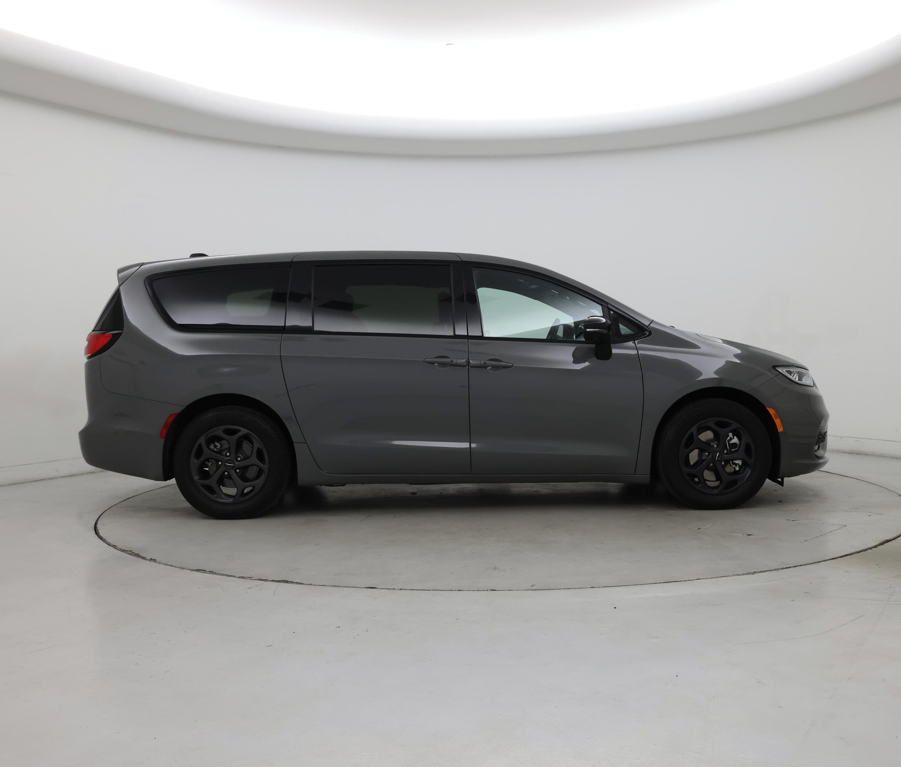 Thumbnail: 2023 Chrysler Pacifica - 7