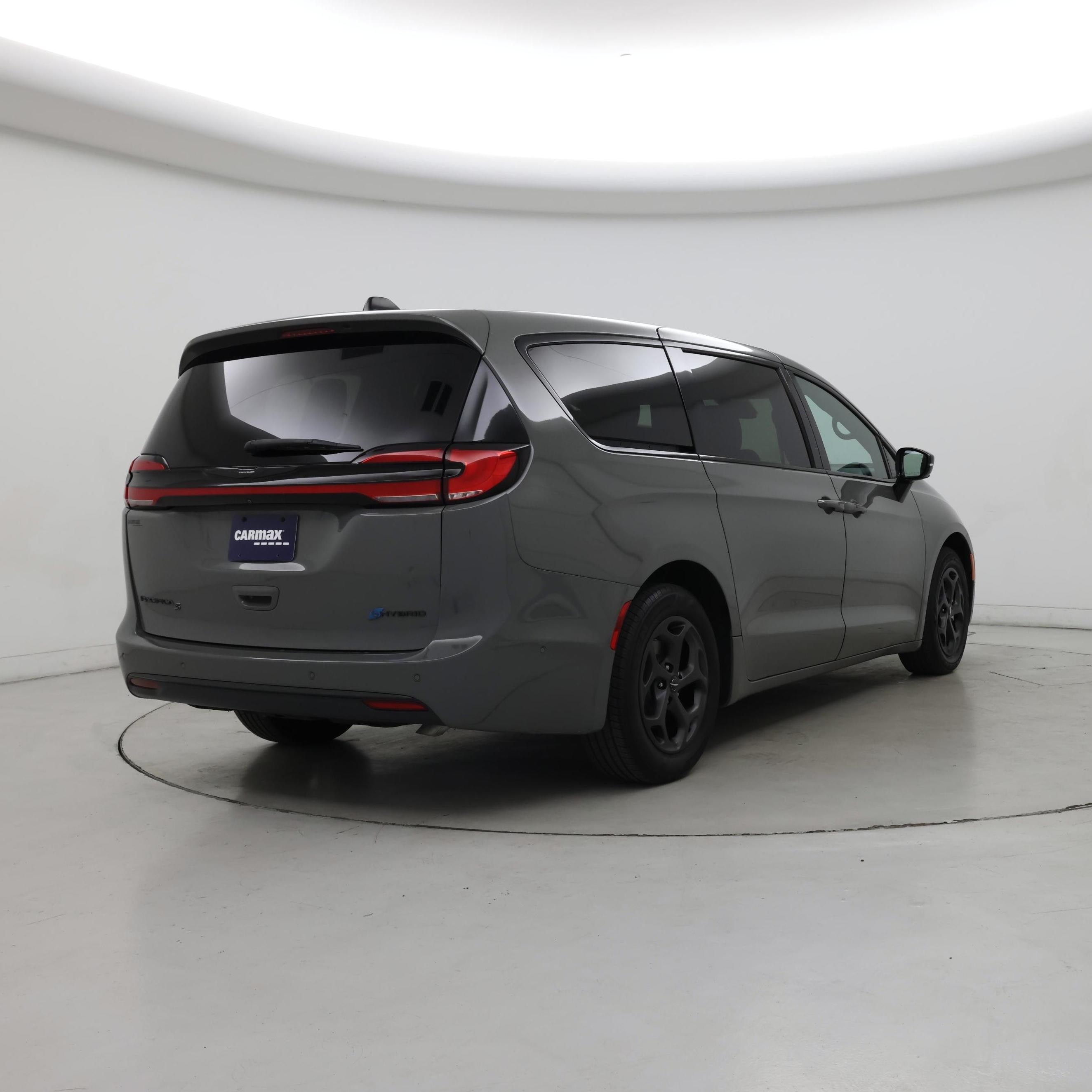 Thumbnail: 2023 Chrysler Pacifica - 8