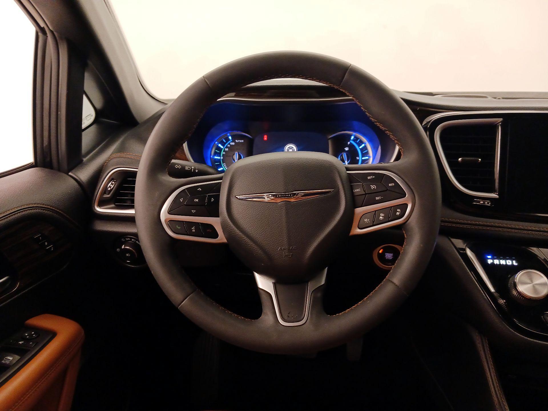 Thumbnail: 2023 Chrysler Pacifica - 10