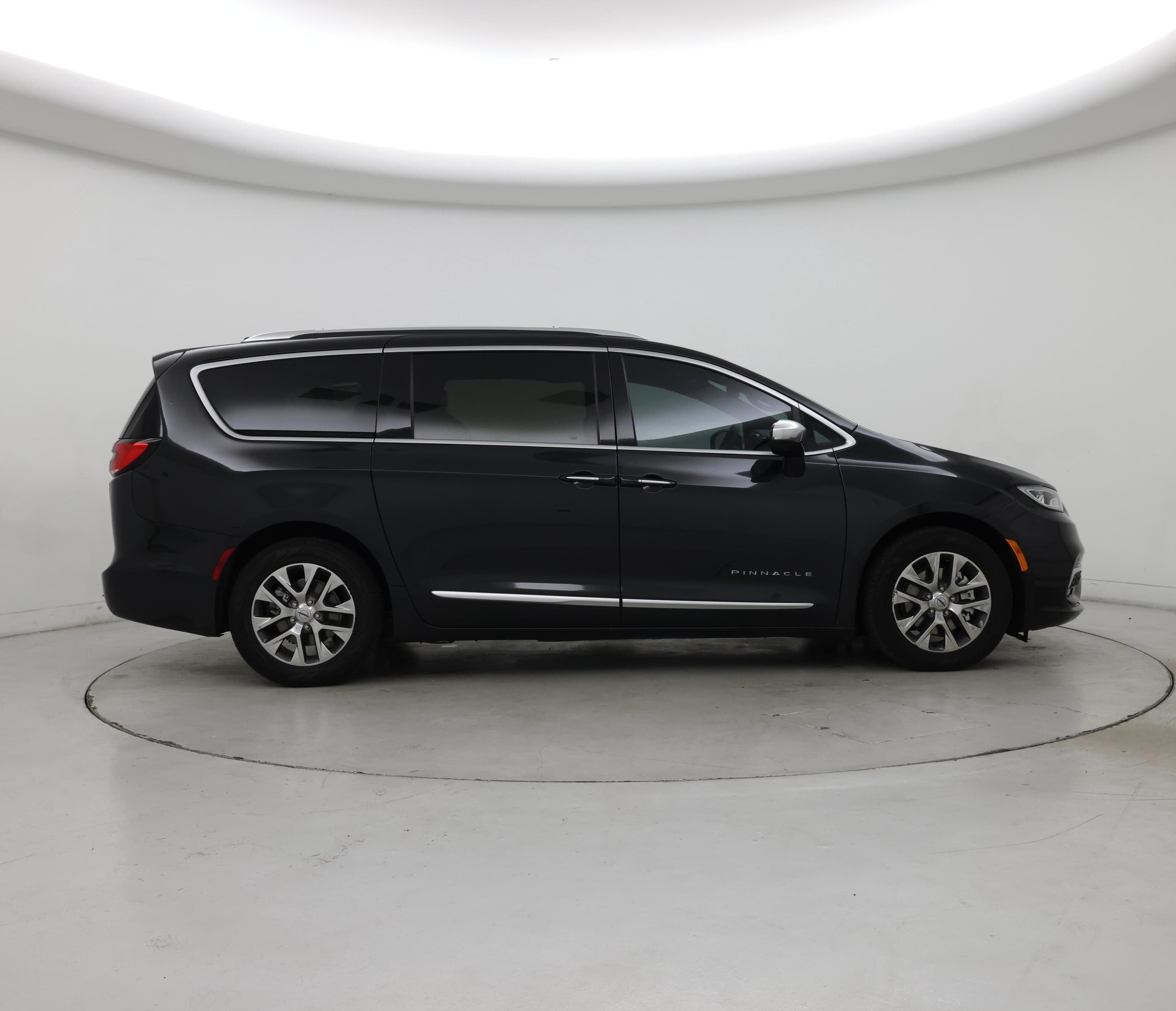 Thumbnail: 2023 Chrysler Pacifica - 7