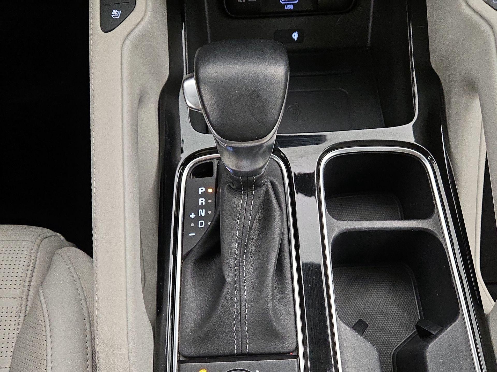 Thumbnail: 2022 Kia Telluride - 18