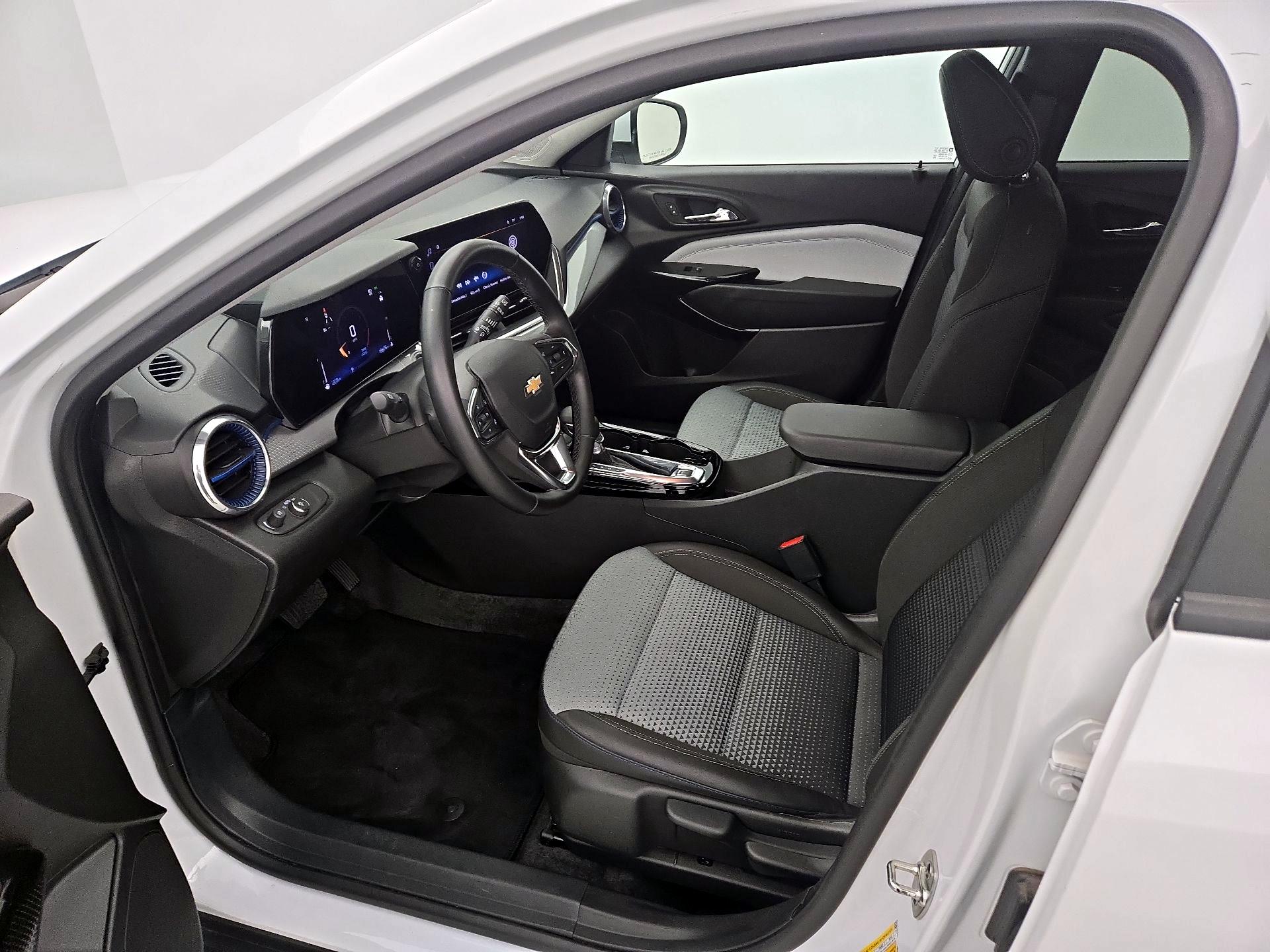 Thumbnail: 2025 Chevrolet Trax - 11