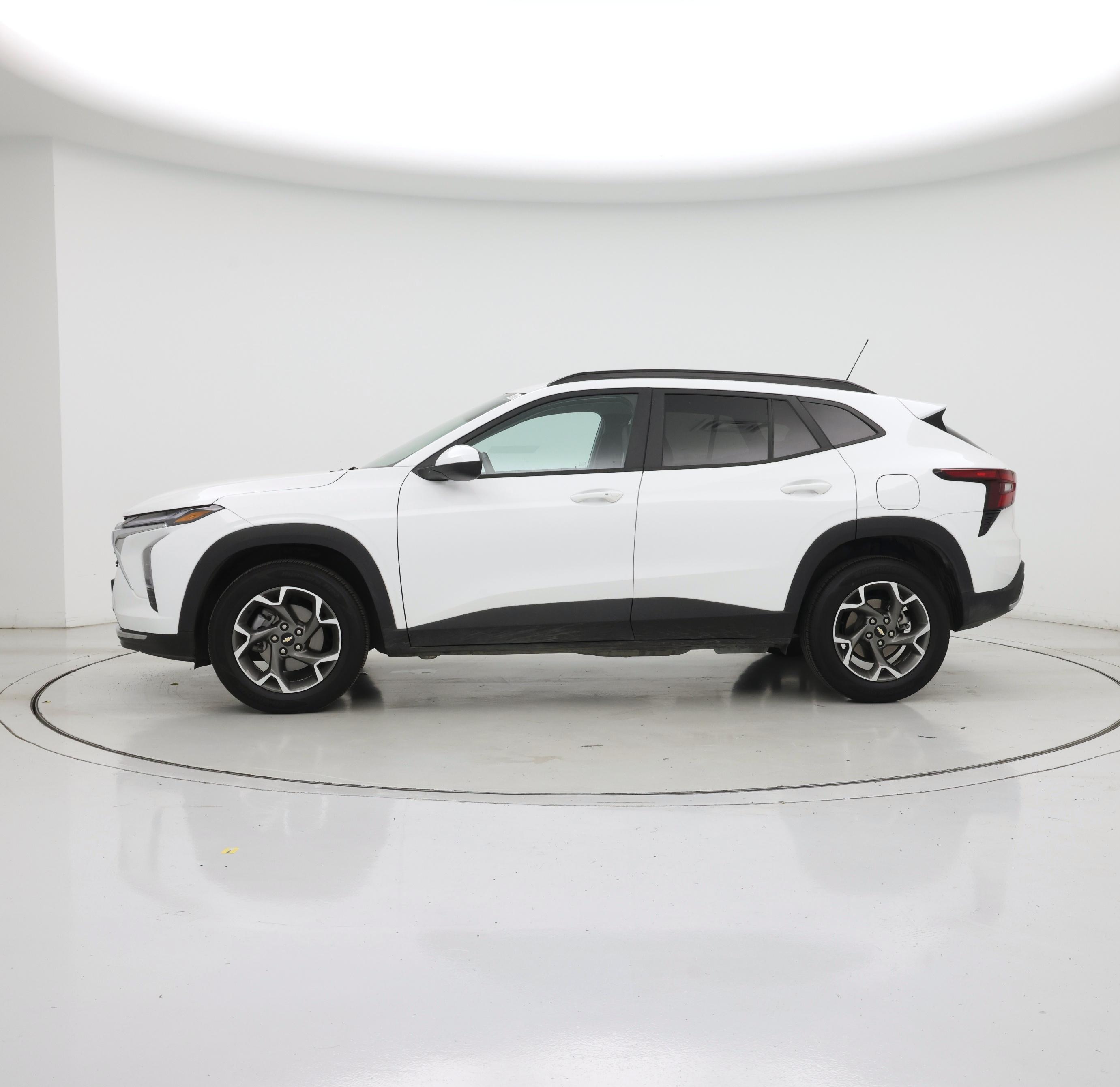 Thumbnail: 2025 Chevrolet Trax - 3