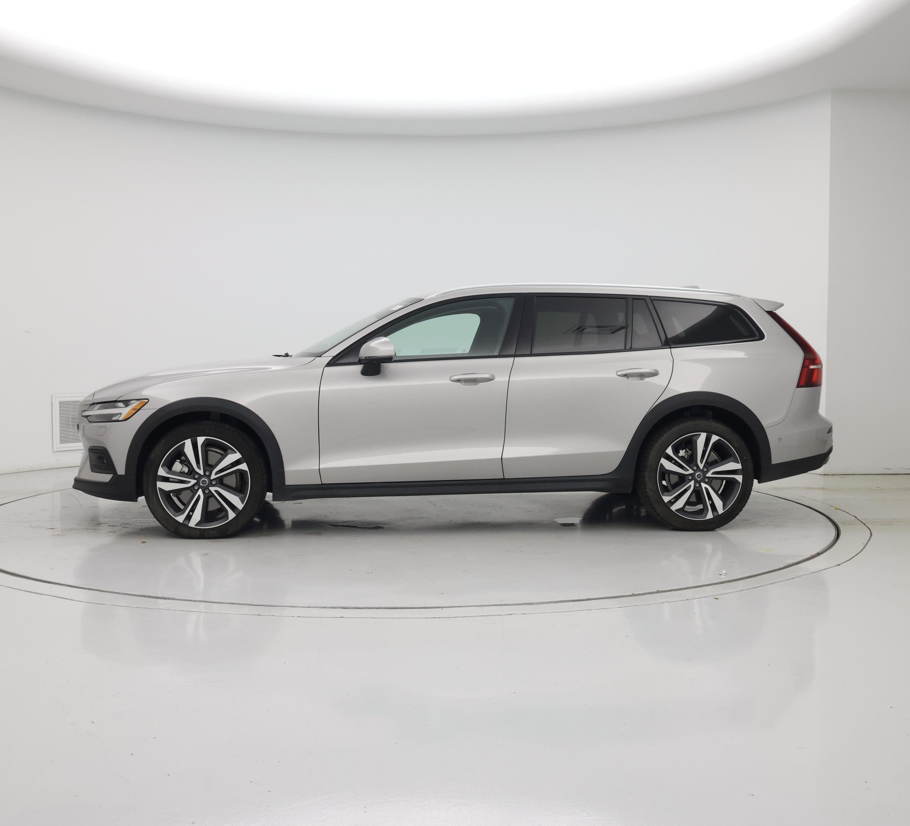 Thumbnail: 2025 Volvo S60 - 3