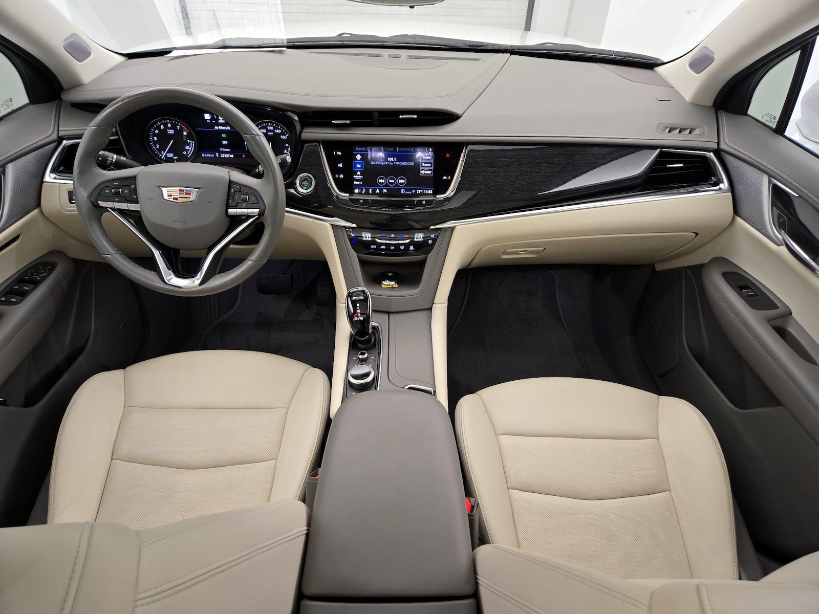 2024 Cadillac XT6 Premium Luxury - Photo 10