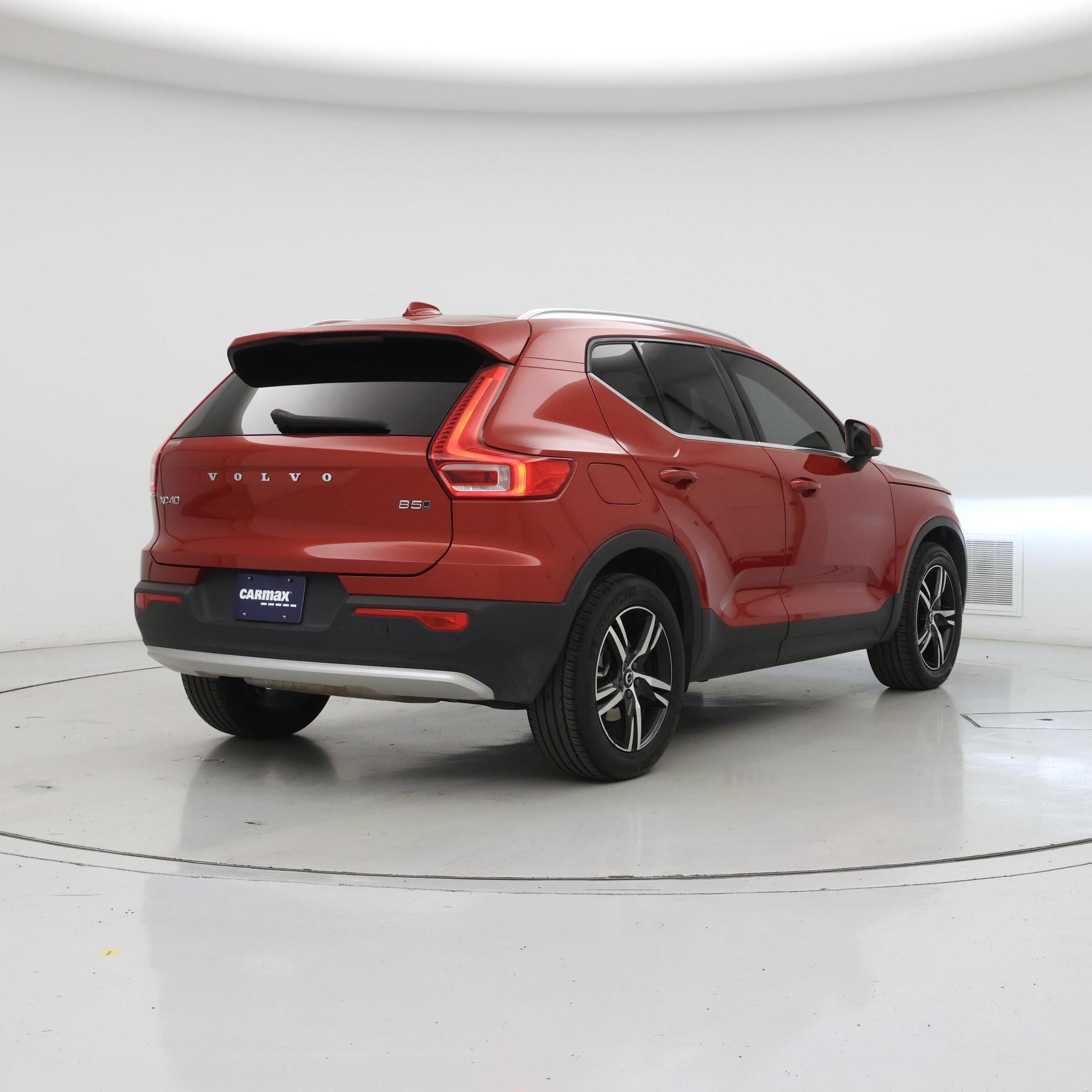 Thumbnail: 2024 Volvo XC40 - 8