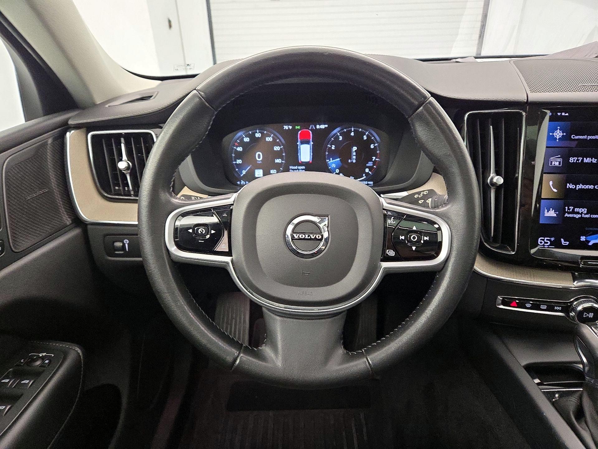 Thumbnail: 2021 Volvo XC60 - 10