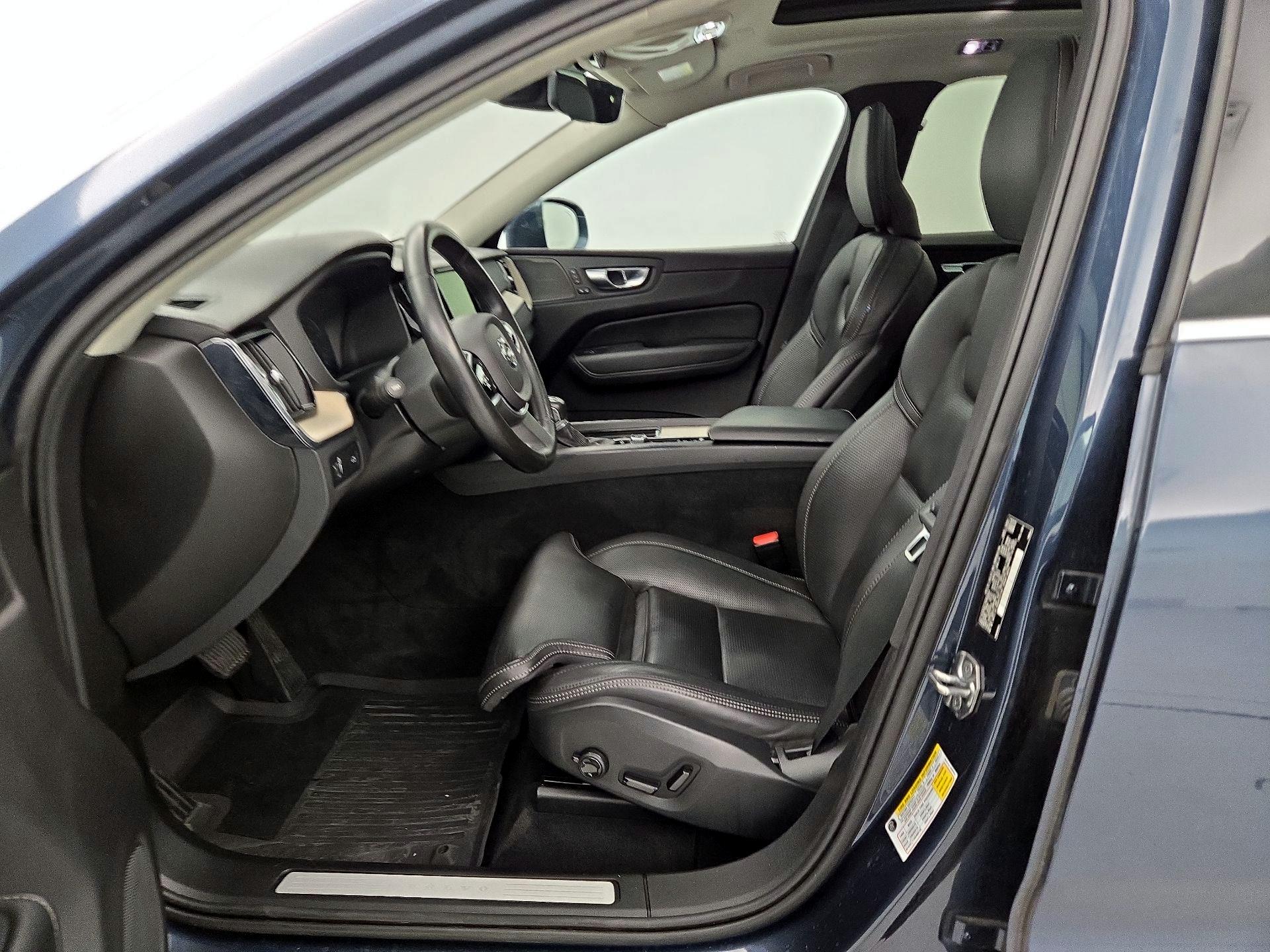 Thumbnail: 2021 Volvo XC60 - 11