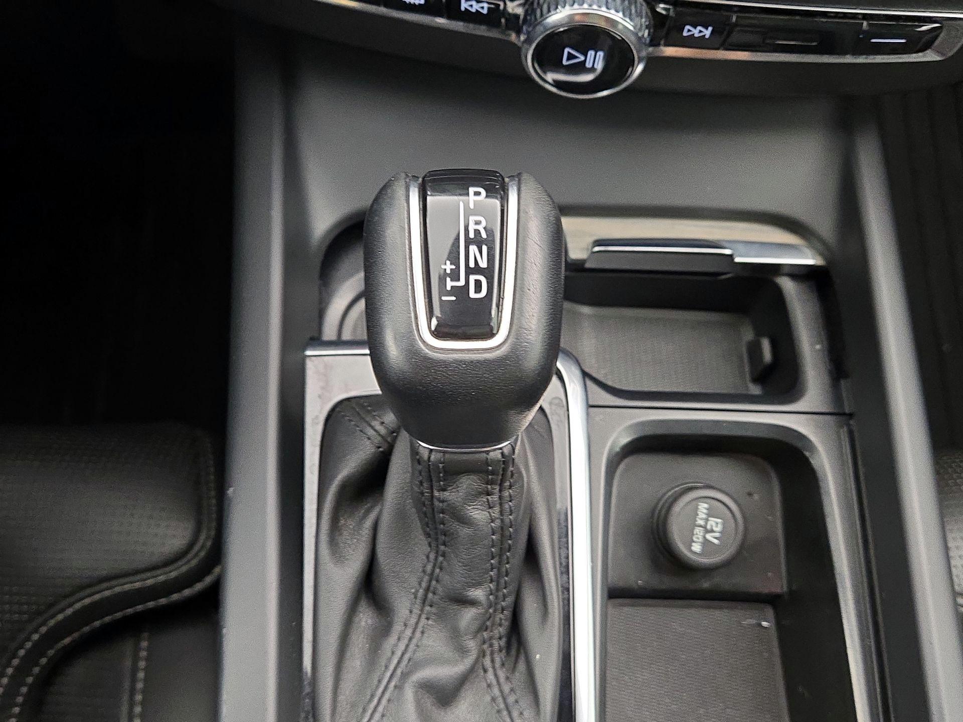 Thumbnail: 2021 Volvo XC60 - 17