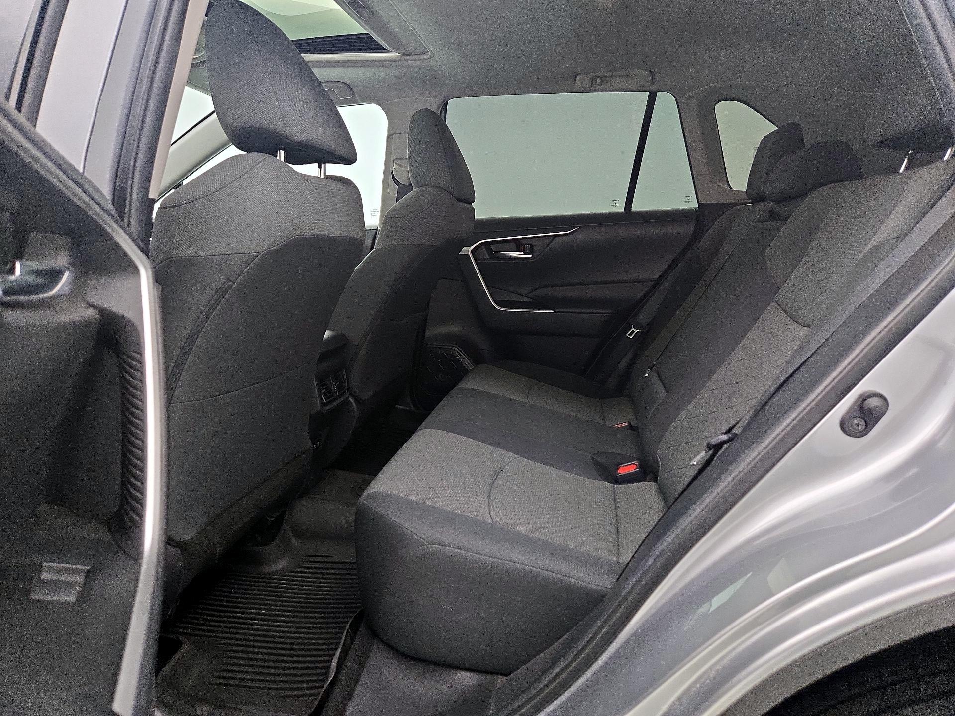 Thumbnail: 2021 Toyota RAV4 - 20