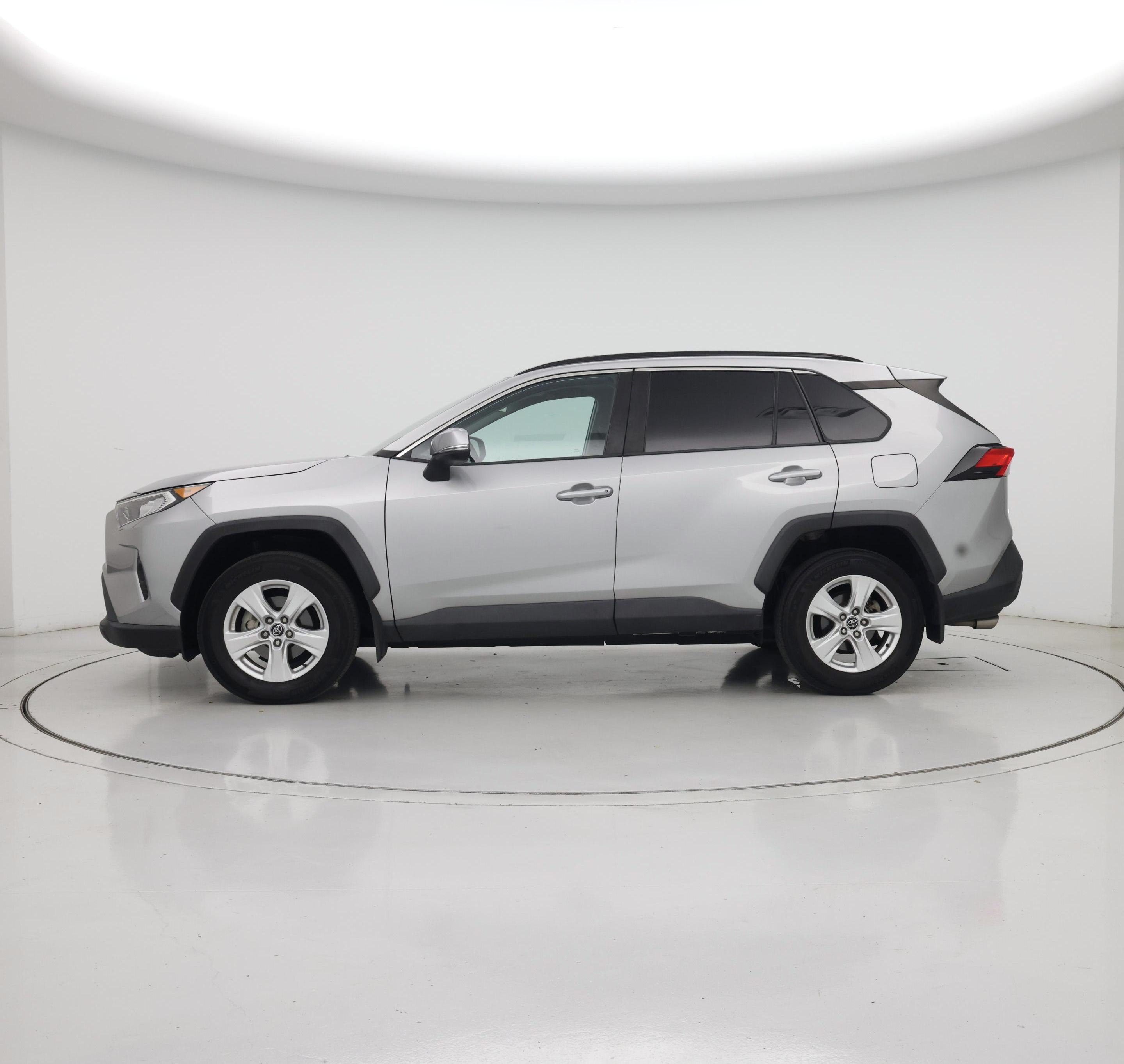 Thumbnail: 2021 Toyota RAV4 - 3