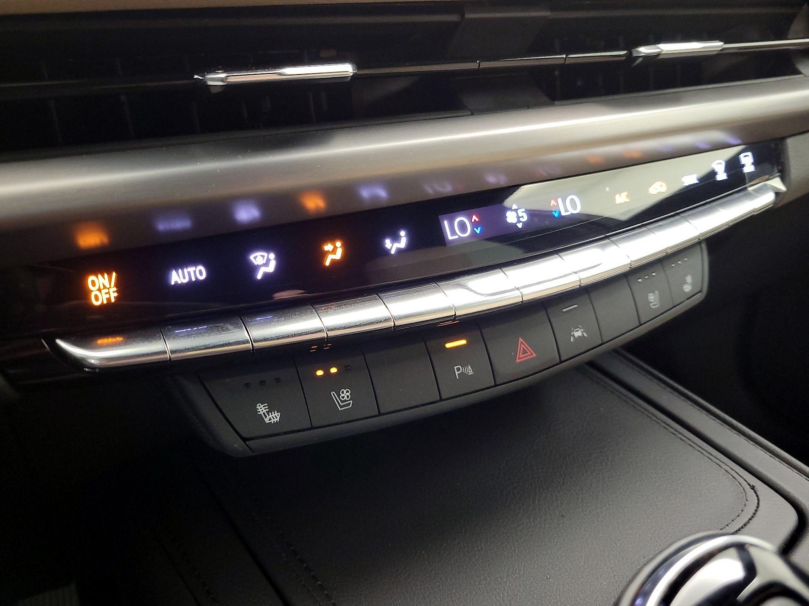 2024 Cadillac XT4 Premium Luxury - Photo 15