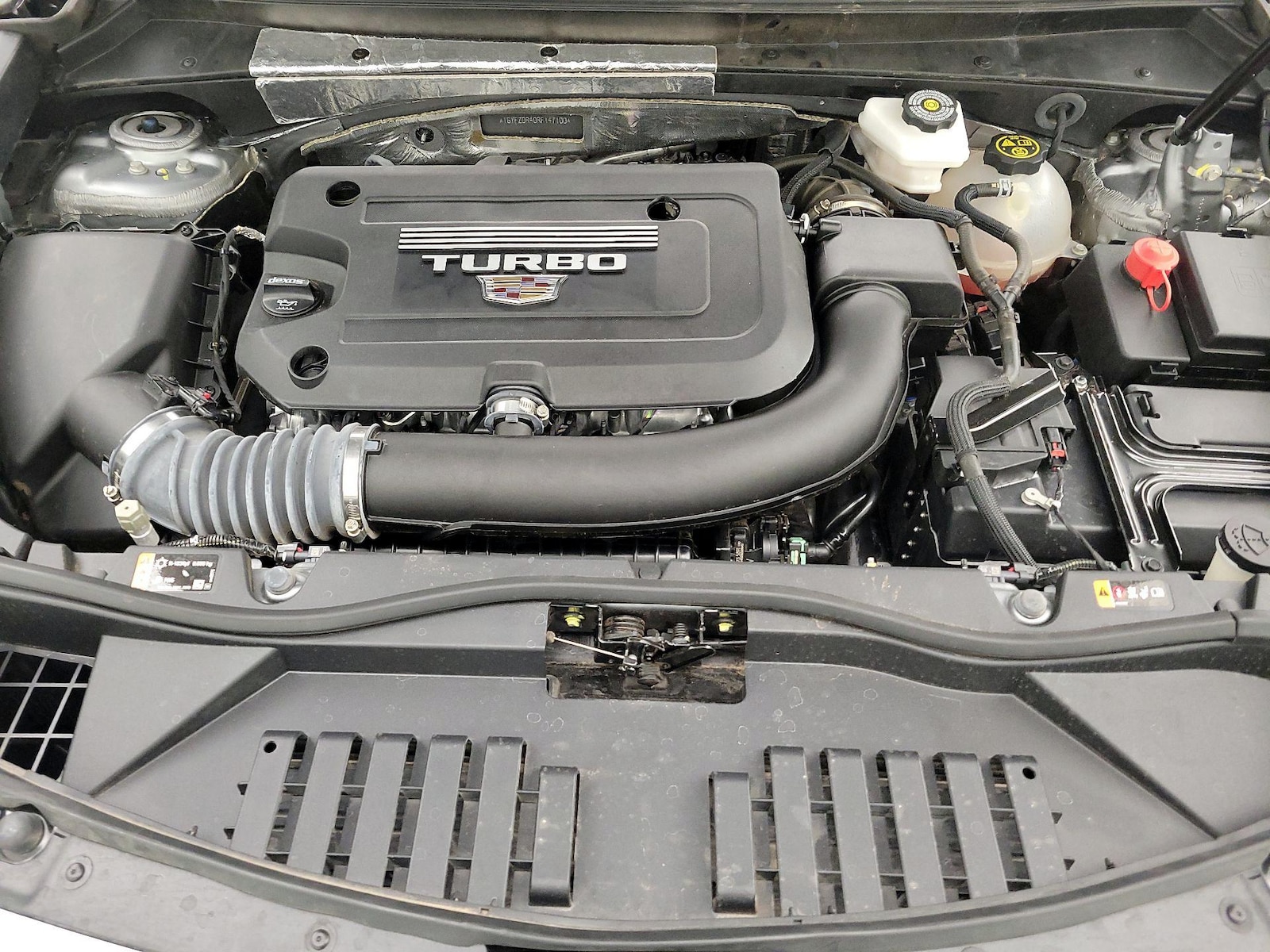 2024 Cadillac XT4 Premium Luxury - Photo 18