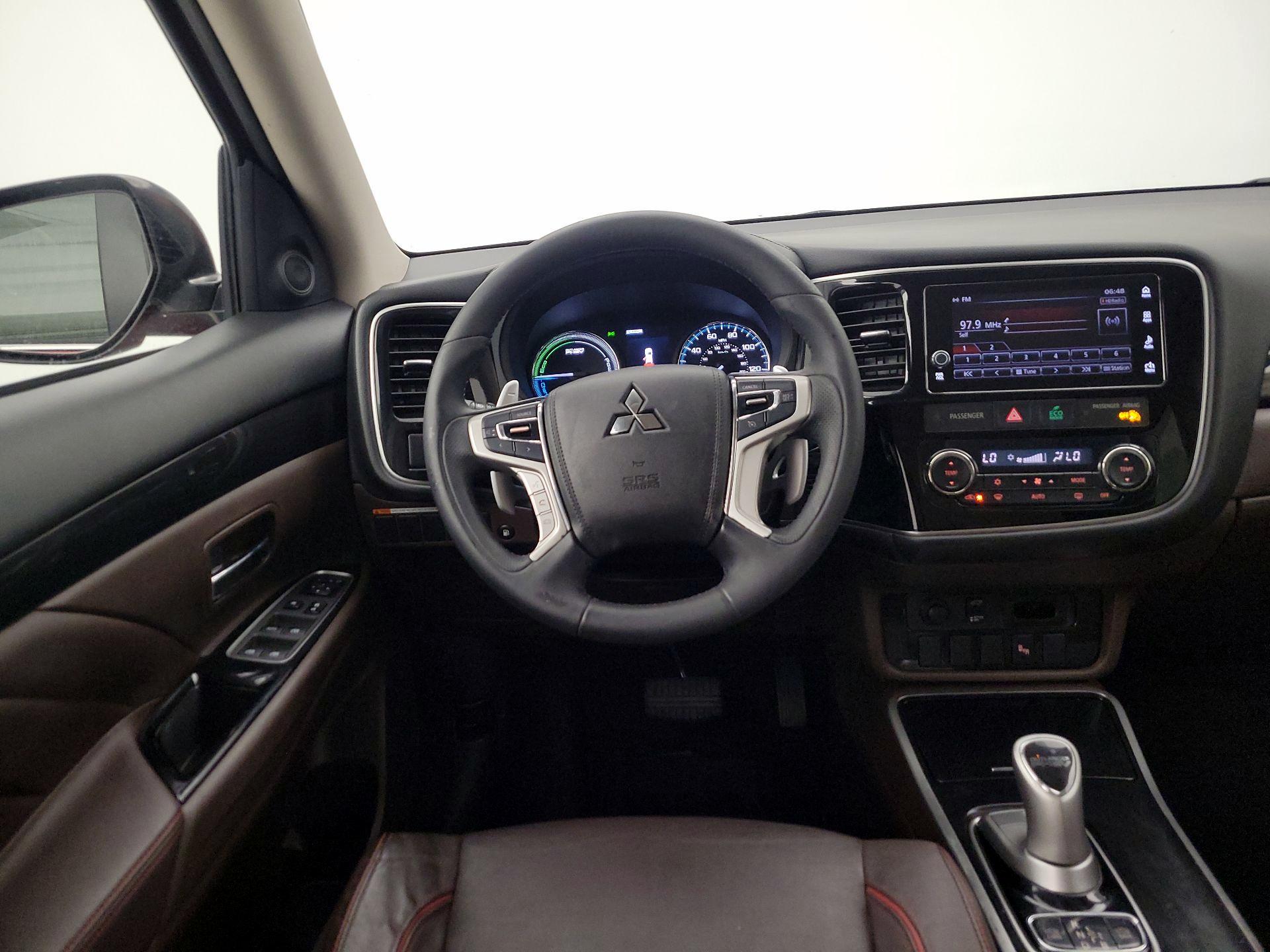 Thumbnail: 2018 Mitsubishi Outlander - 10