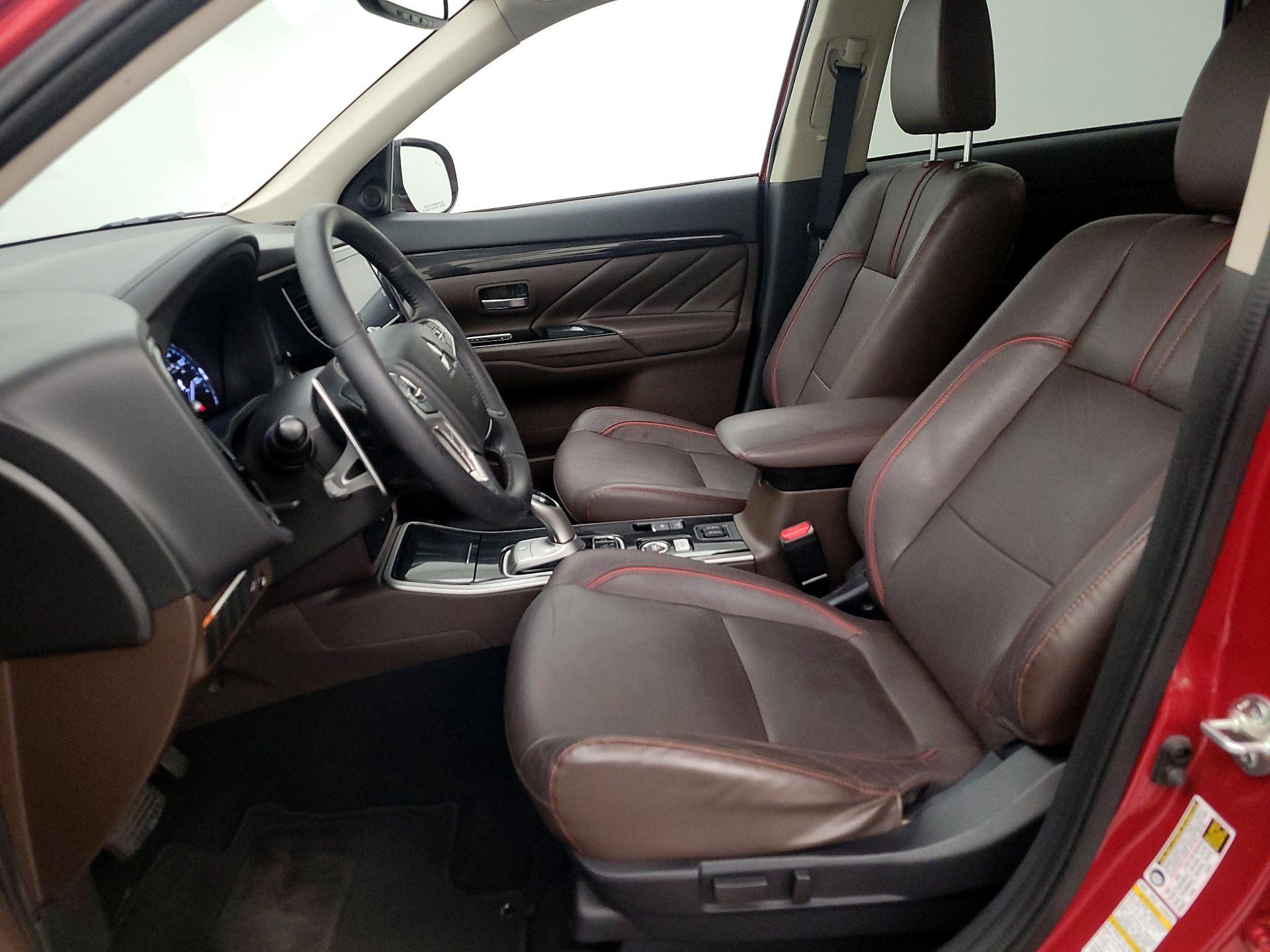 Thumbnail: 2018 Mitsubishi Outlander - 11