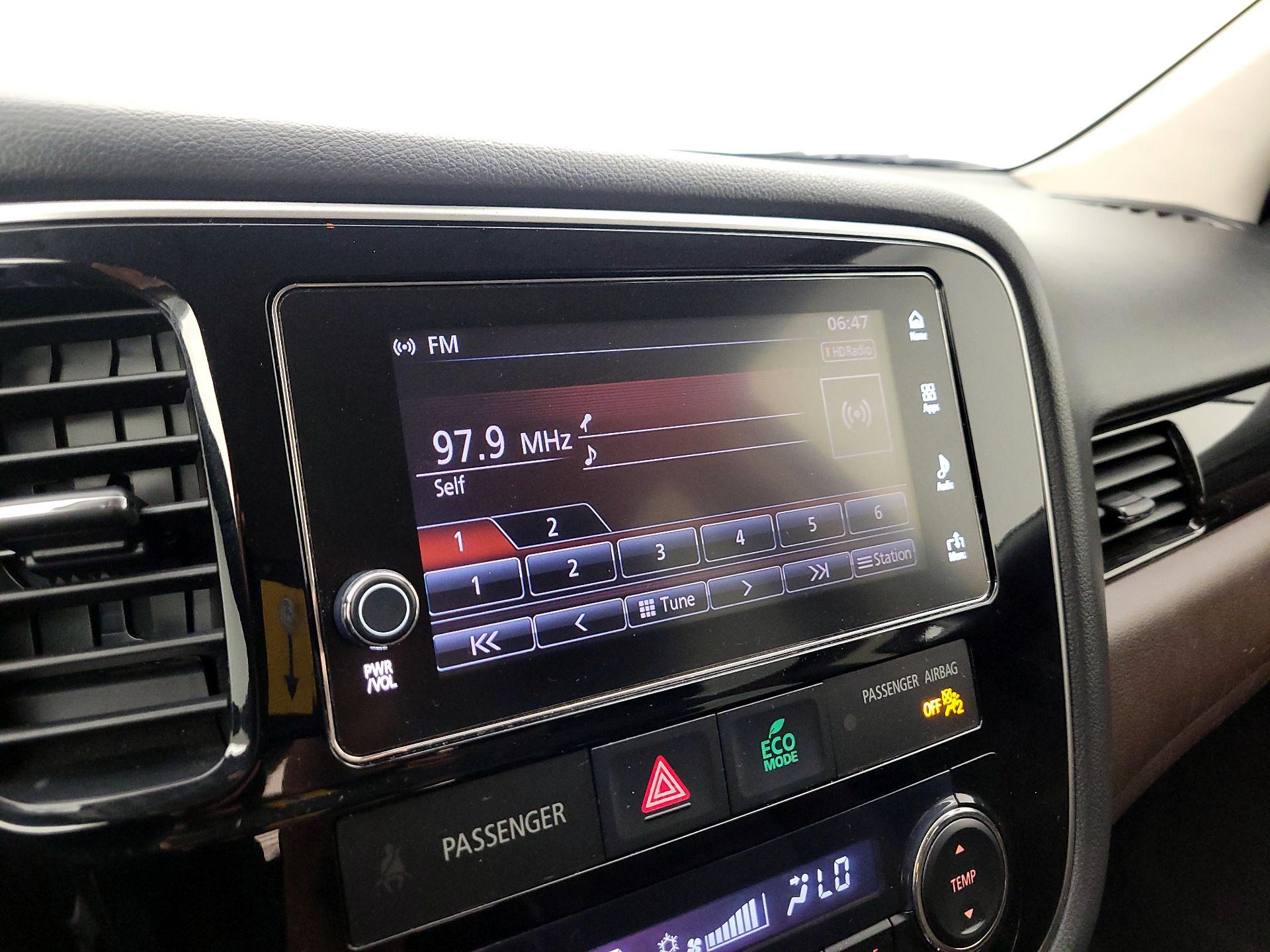 Thumbnail: 2018 Mitsubishi Outlander - 15