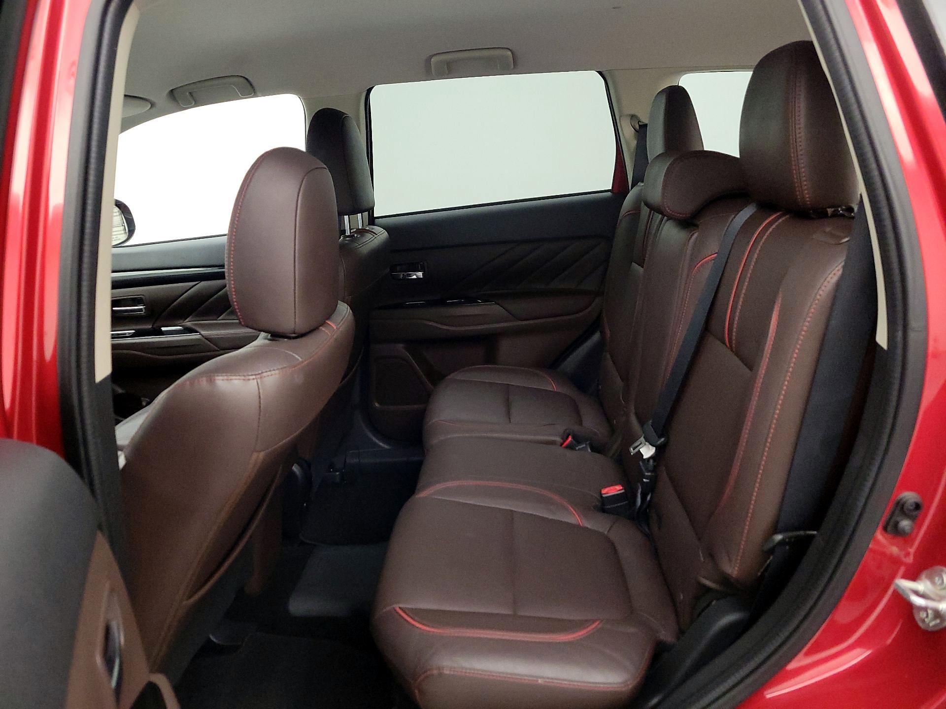 Thumbnail: 2018 Mitsubishi Outlander - 19
