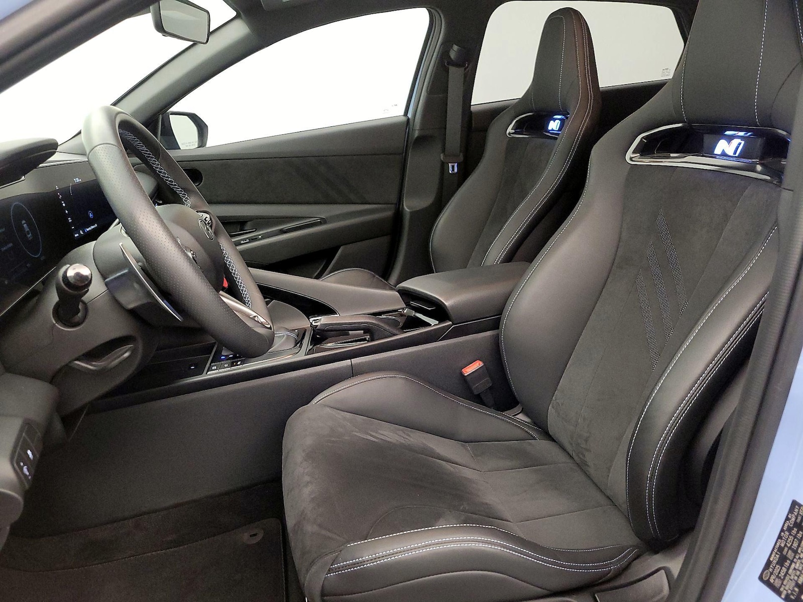 2025 Hyundai Elantra N - Photo 12
