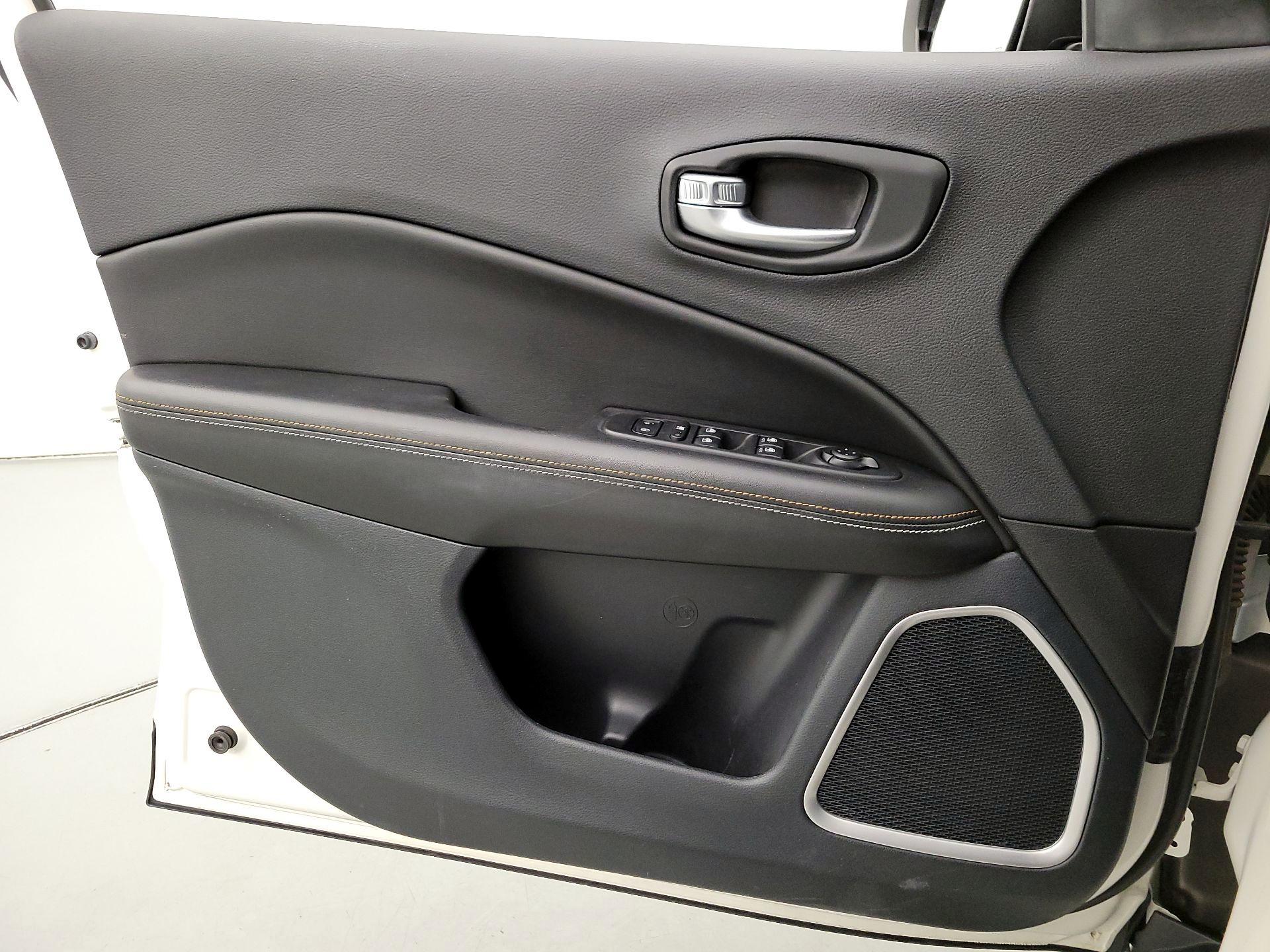 Thumbnail: 2021 Jeep Compass - 12