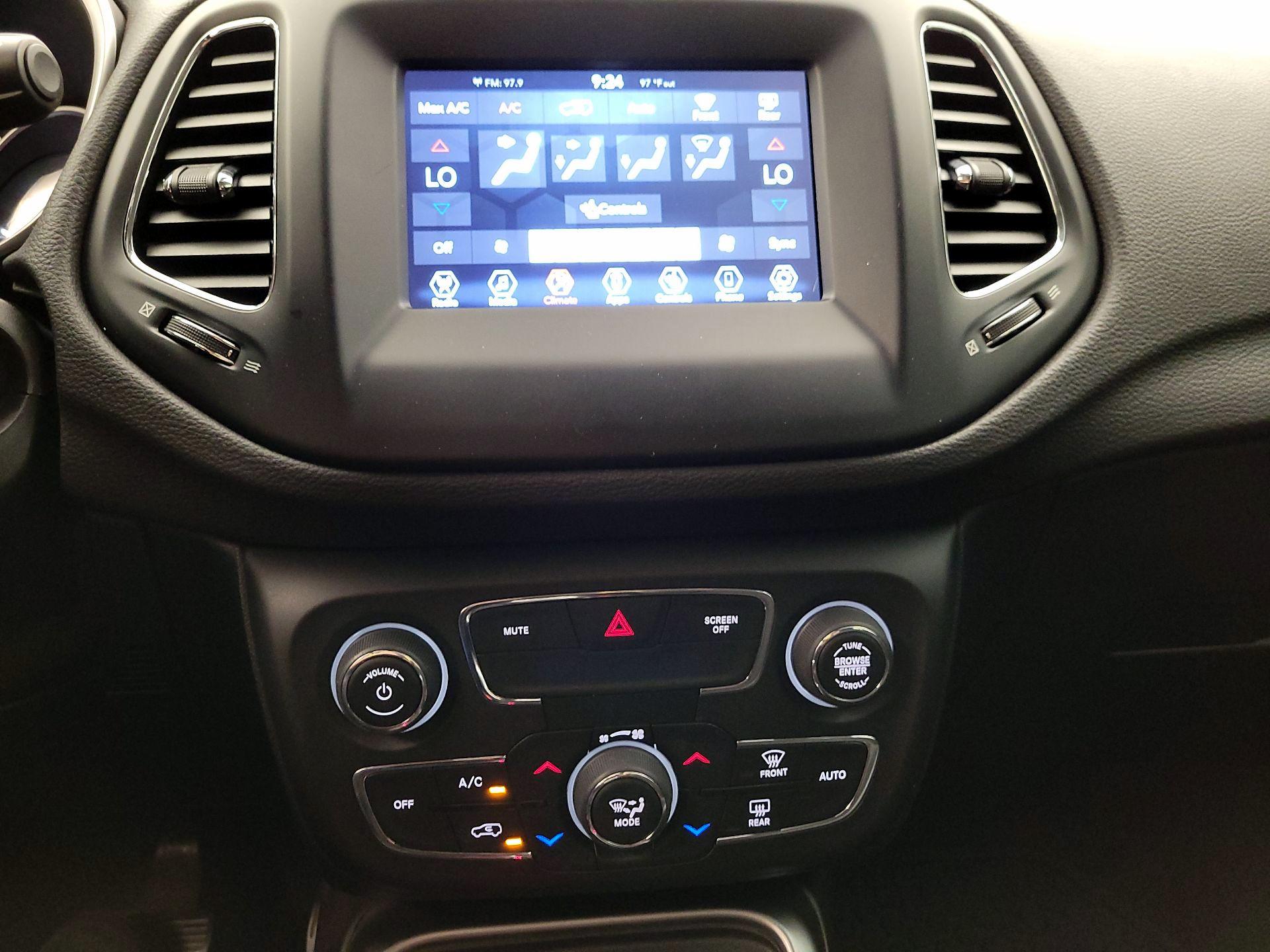 Thumbnail: 2021 Jeep Compass - 16