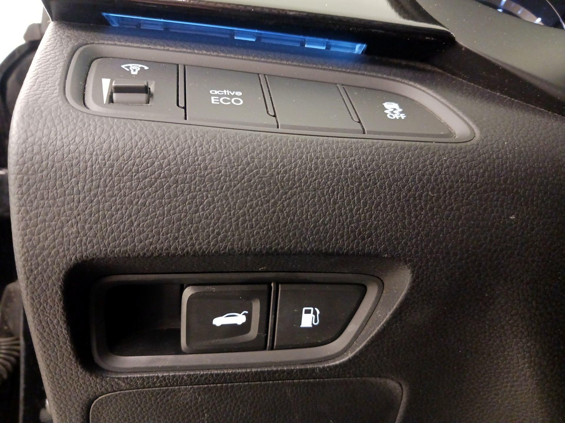 Thumbnail: 2014 Hyundai Azera - 13