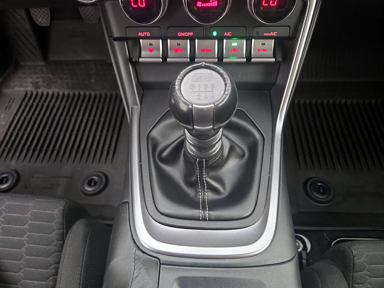 2024 Toyota GR86 Base - Photo 18