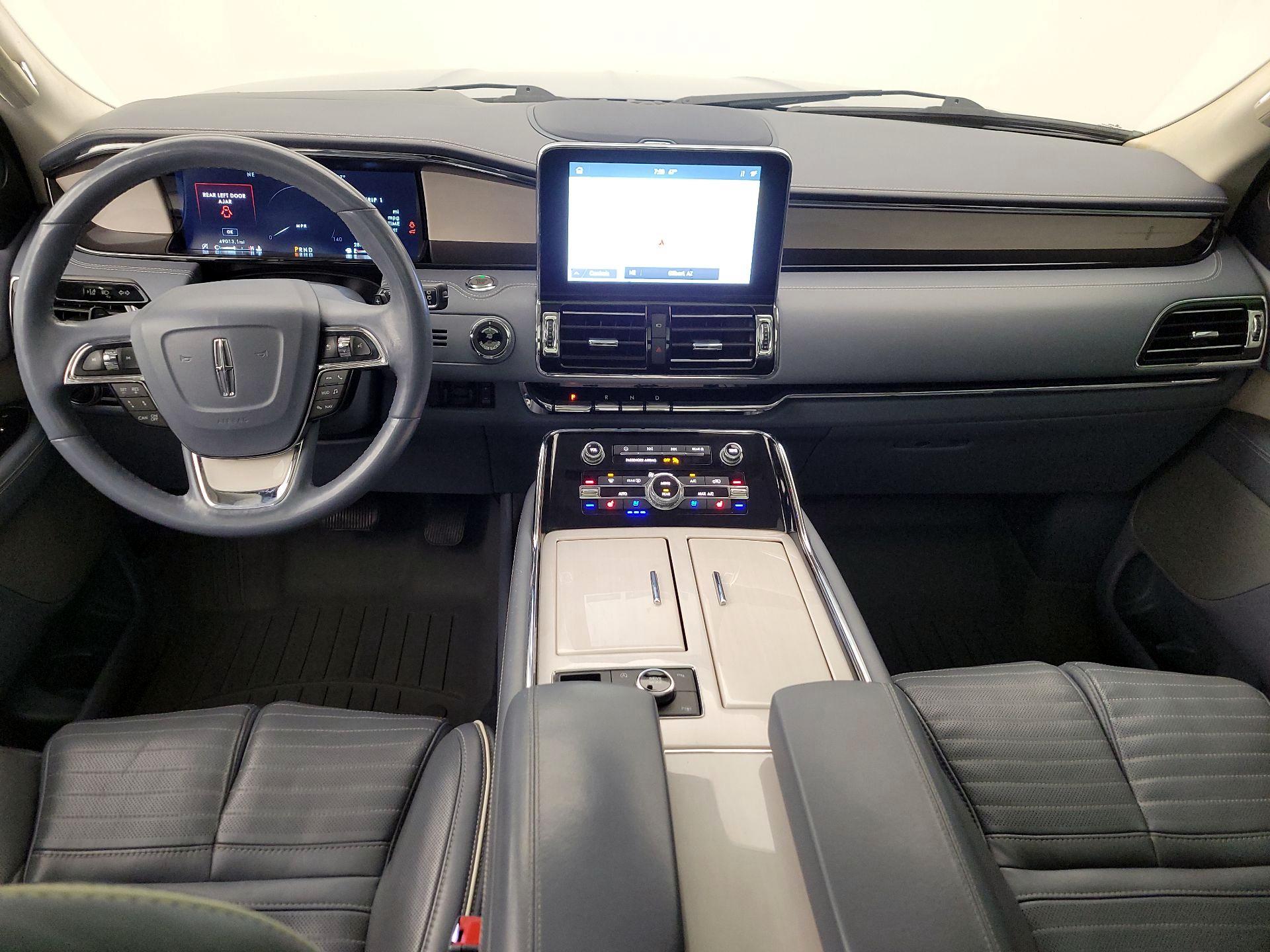 Thumbnail: 2020 Lincoln Navigator L - 9