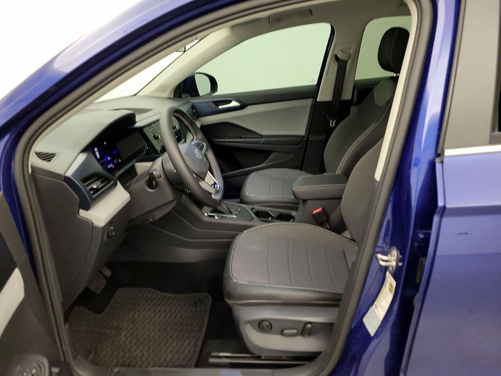2022 Volkswagen Taos SE - Photo 12