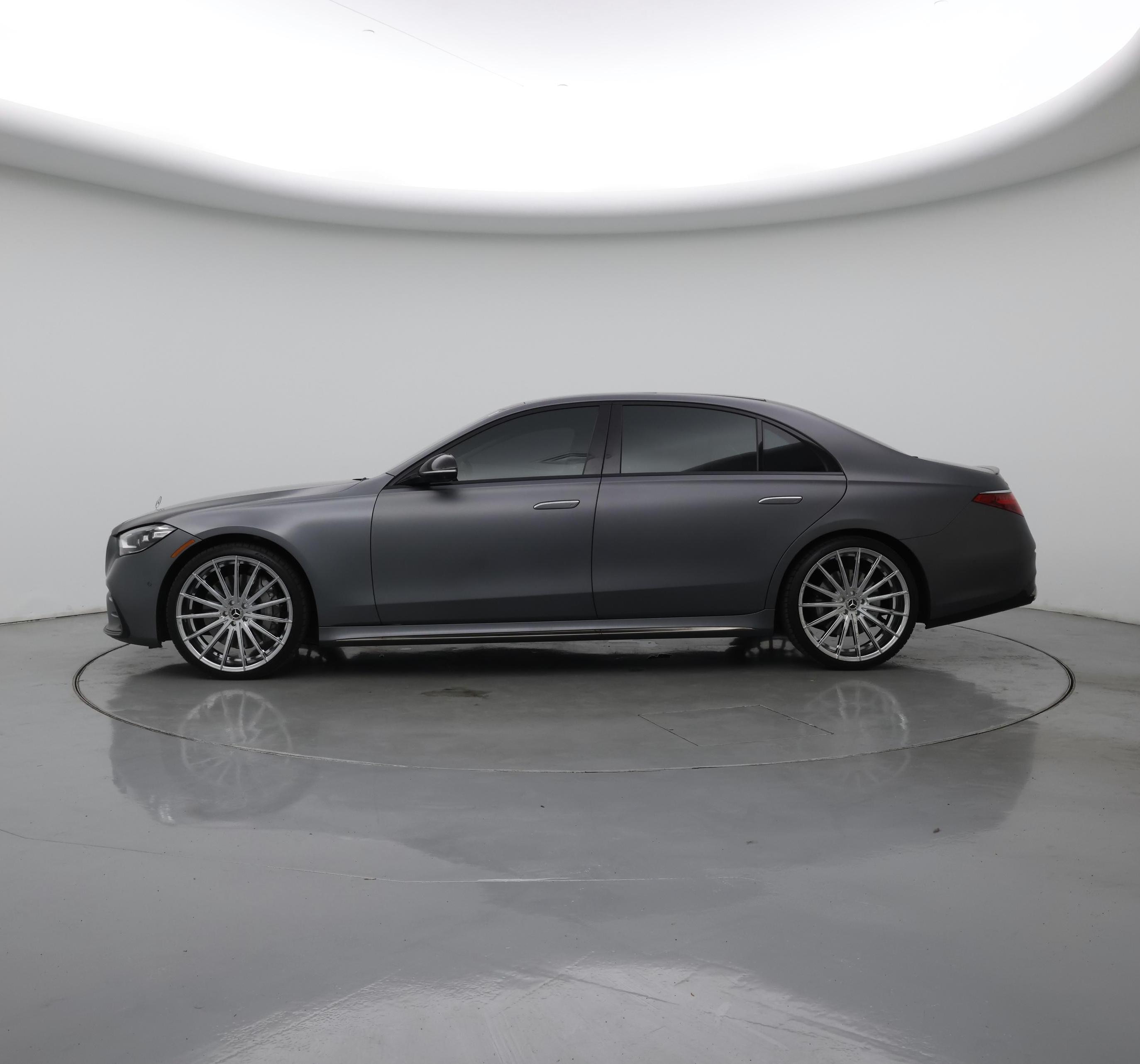 Thumbnail: 2023 Mercedes-Benz S-Class - 3