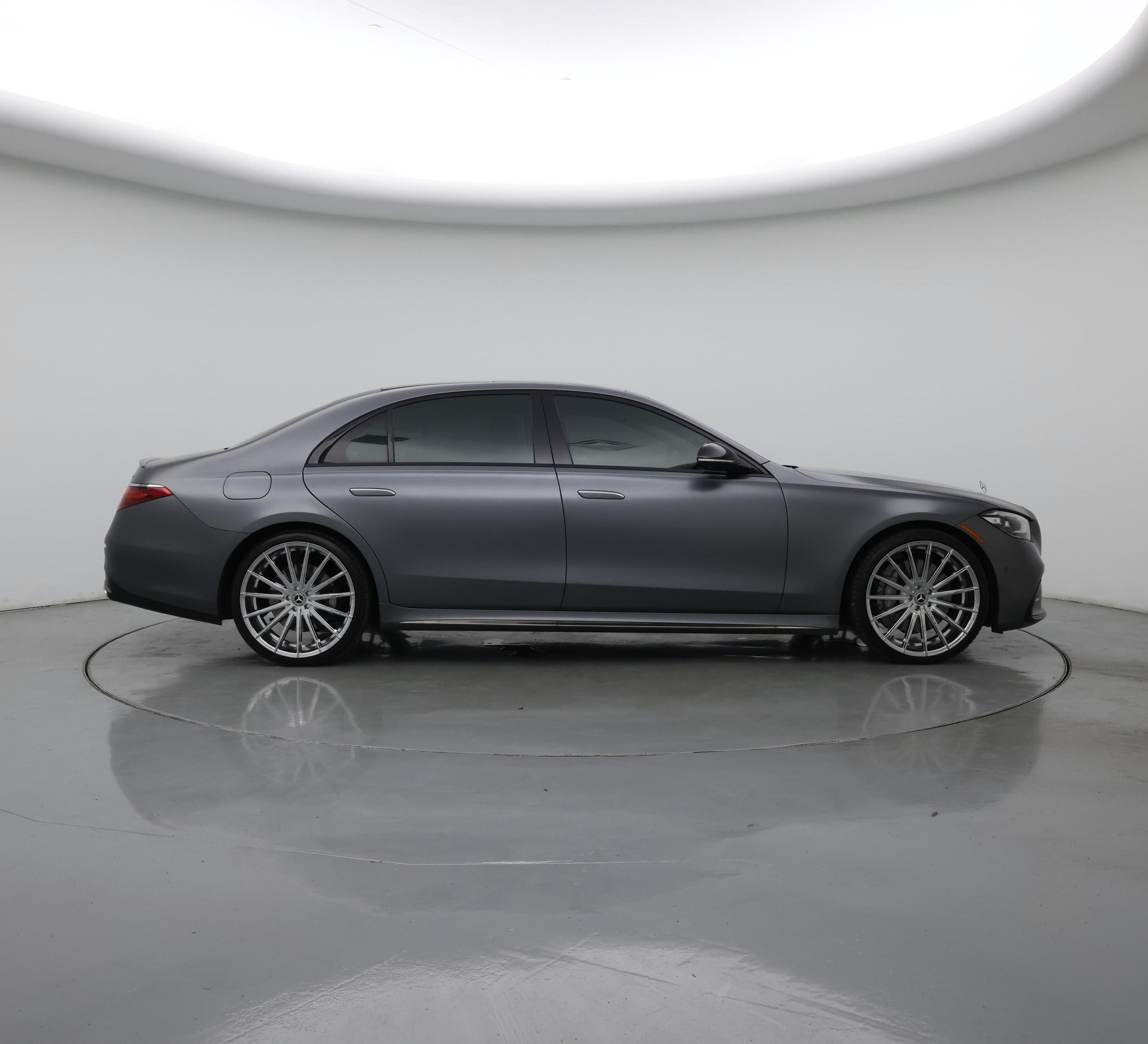 Thumbnail: 2023 Mercedes-Benz S-Class - 7