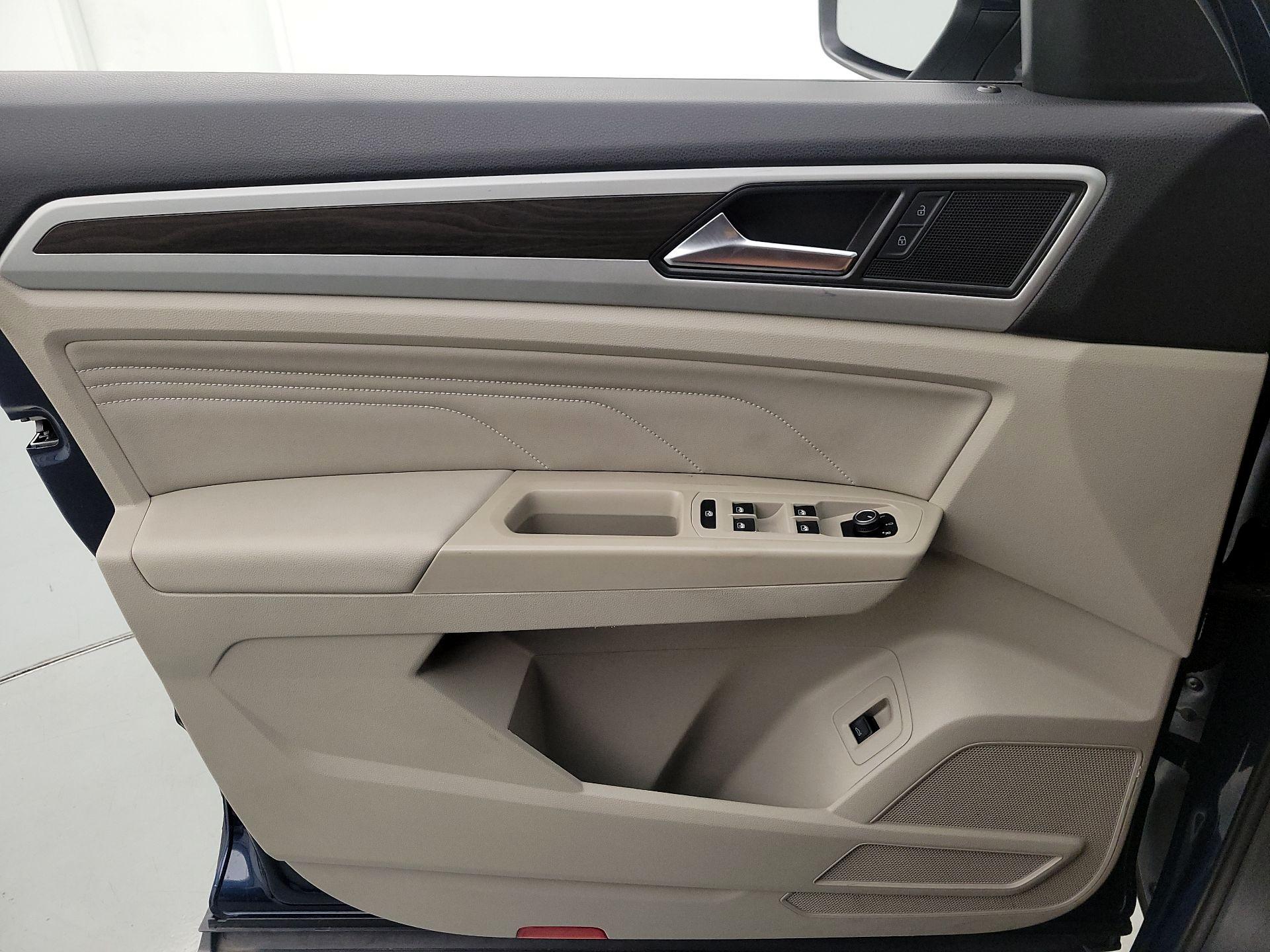 Thumbnail: 2021 Volkswagen Atlas - 12
