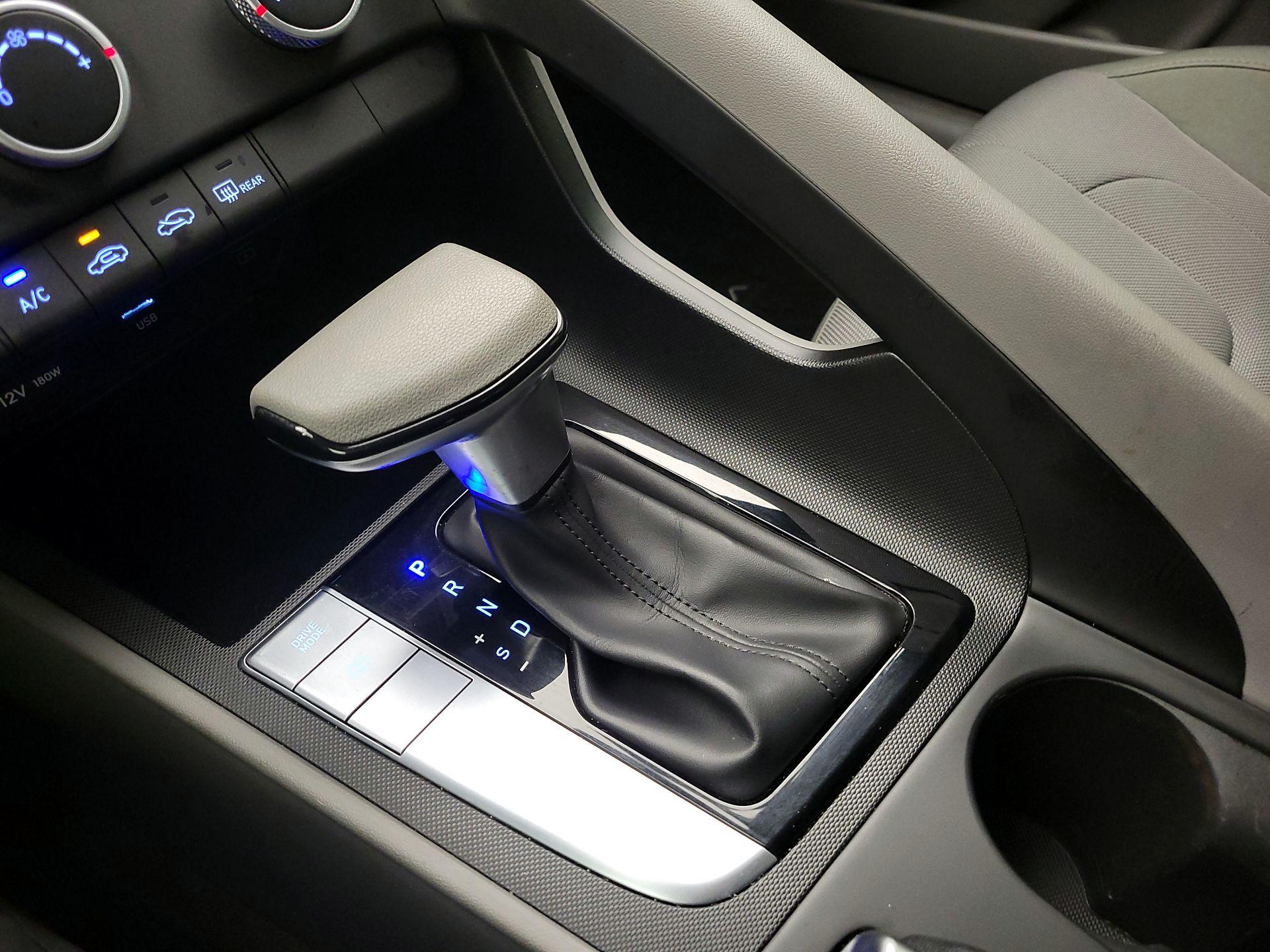Thumbnail: 2025 Hyundai Elantra - 17
