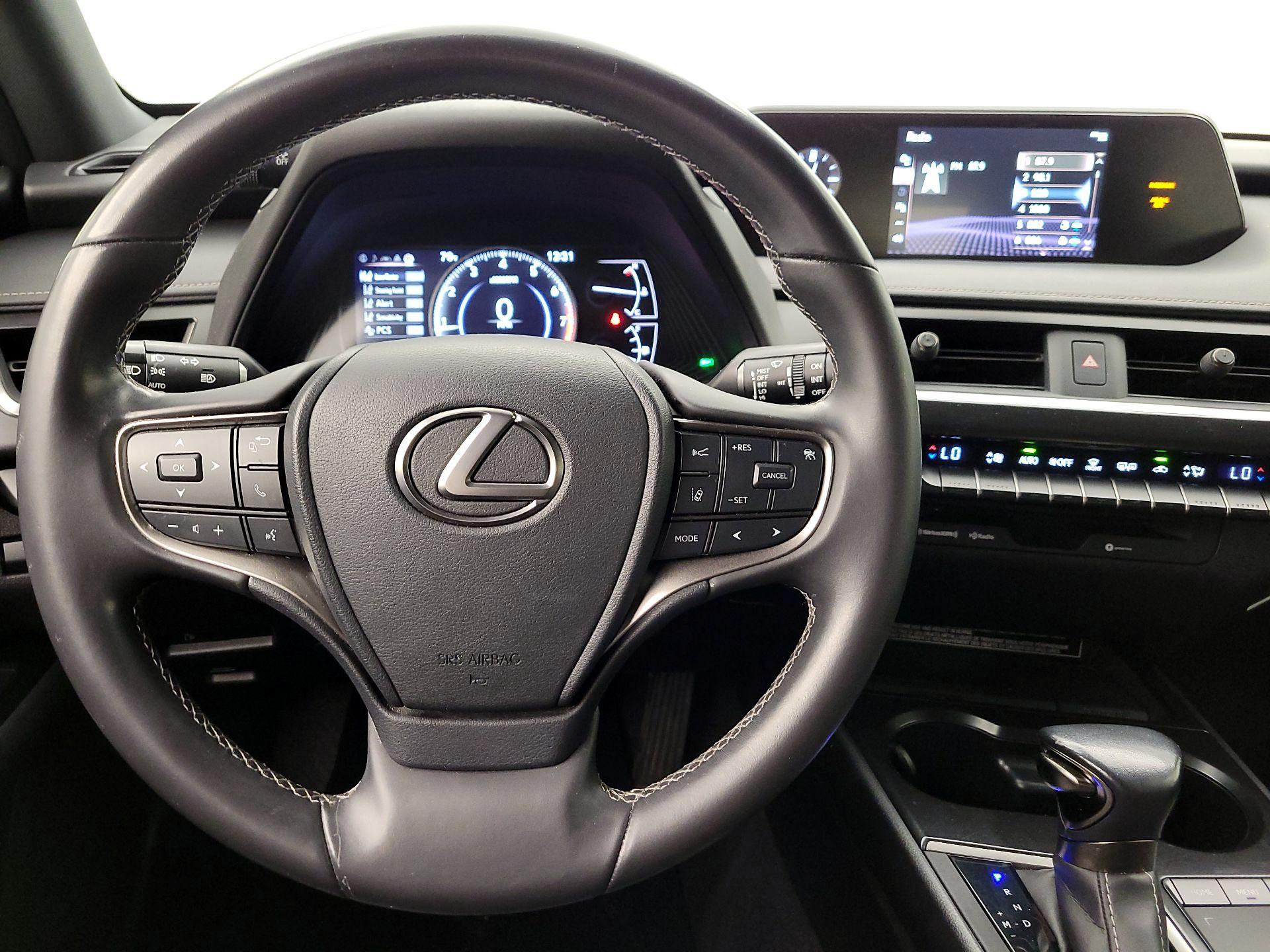 Thumbnail: 2021 Lexus UX - 10