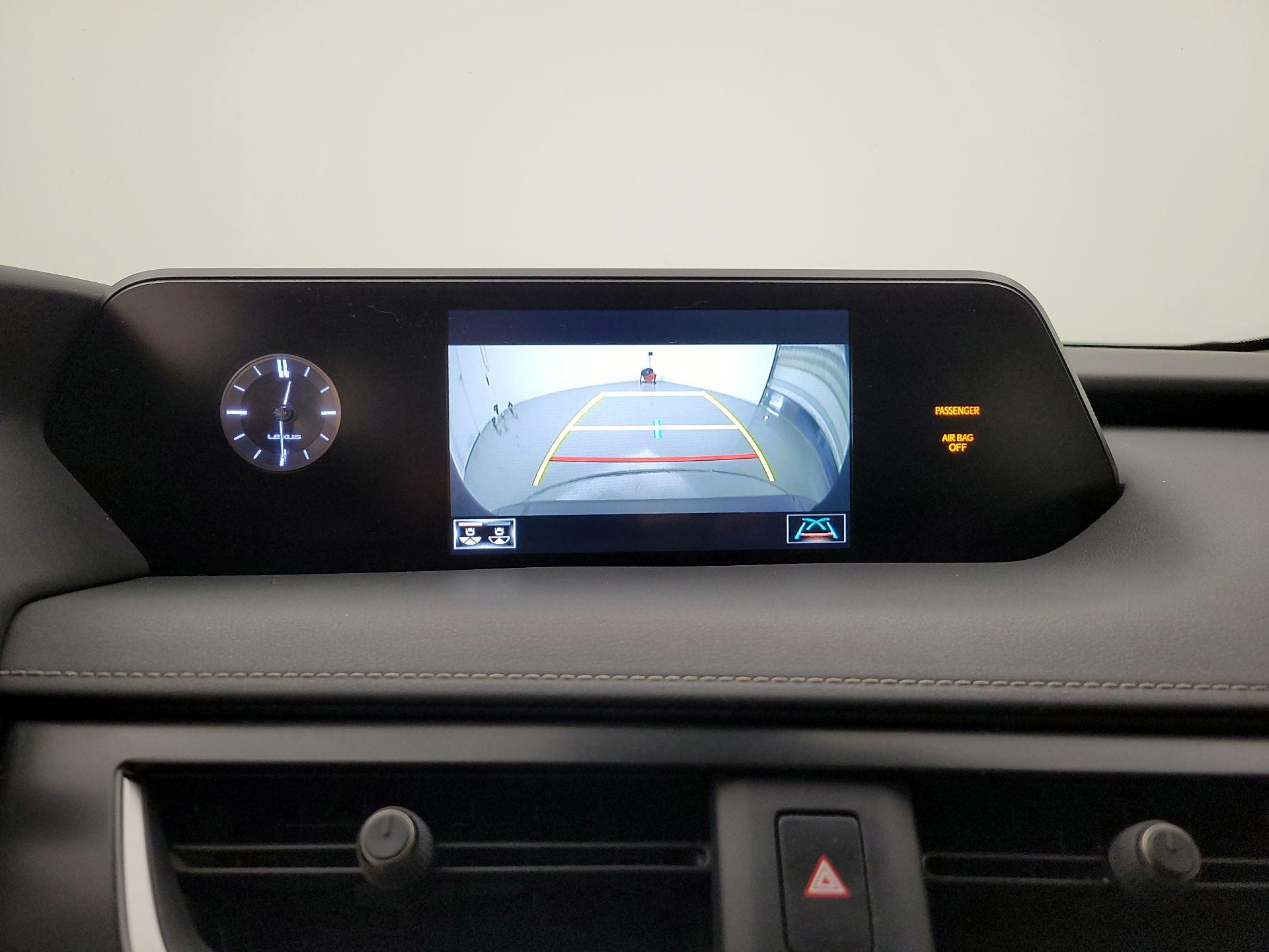 Thumbnail: 2021 Lexus UX - 14