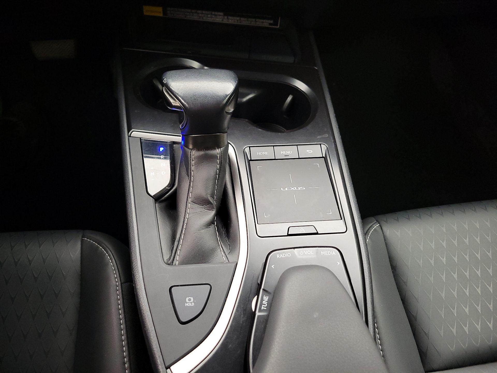 Thumbnail: 2021 Lexus UX - 17