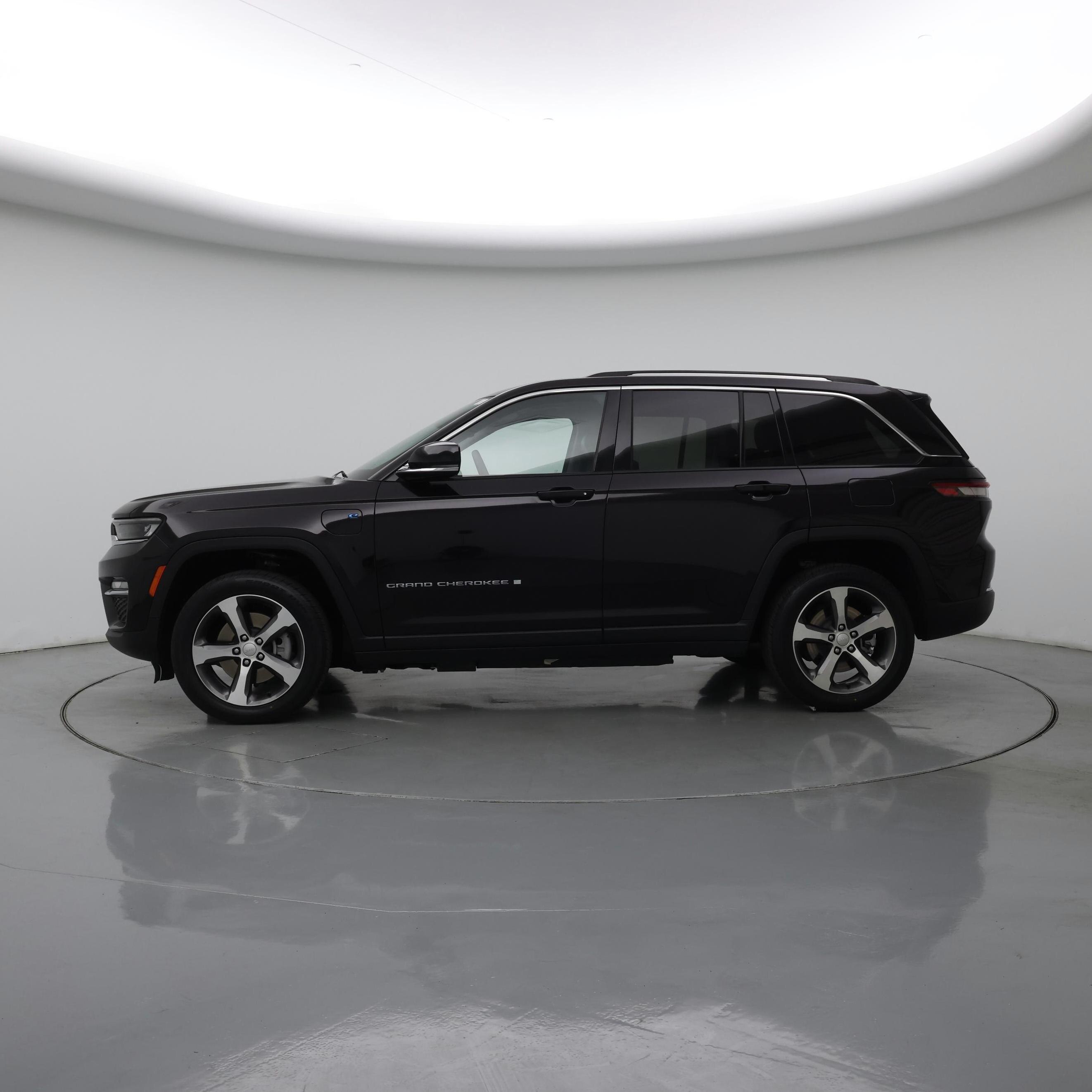 Thumbnail: 2022 Jeep Grand Cherokee - 3