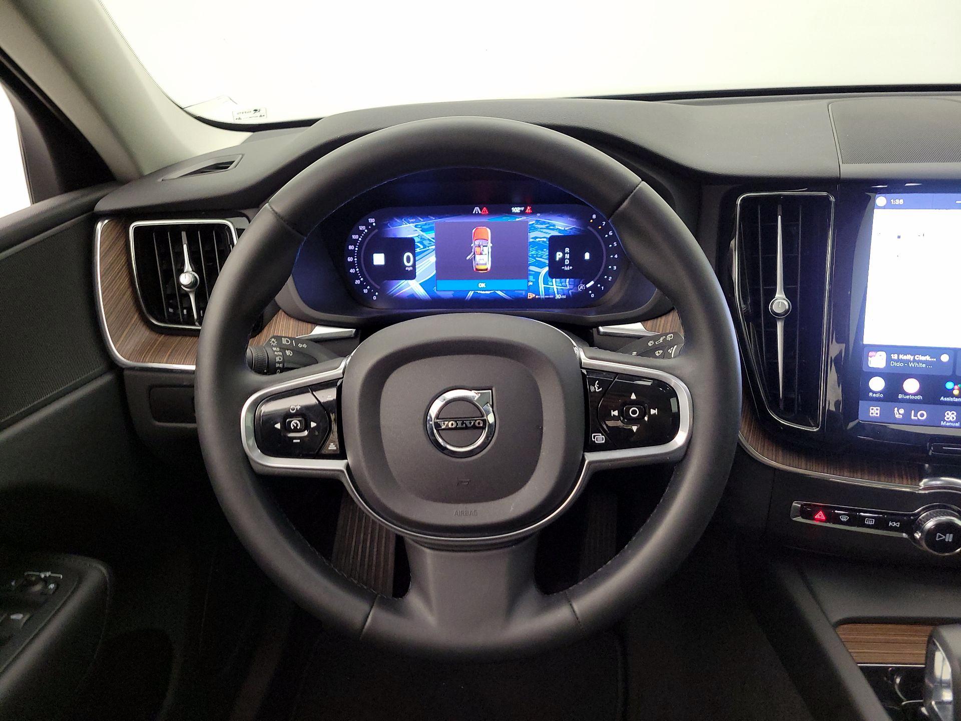 Thumbnail: 2023 Volvo XC60 - 10